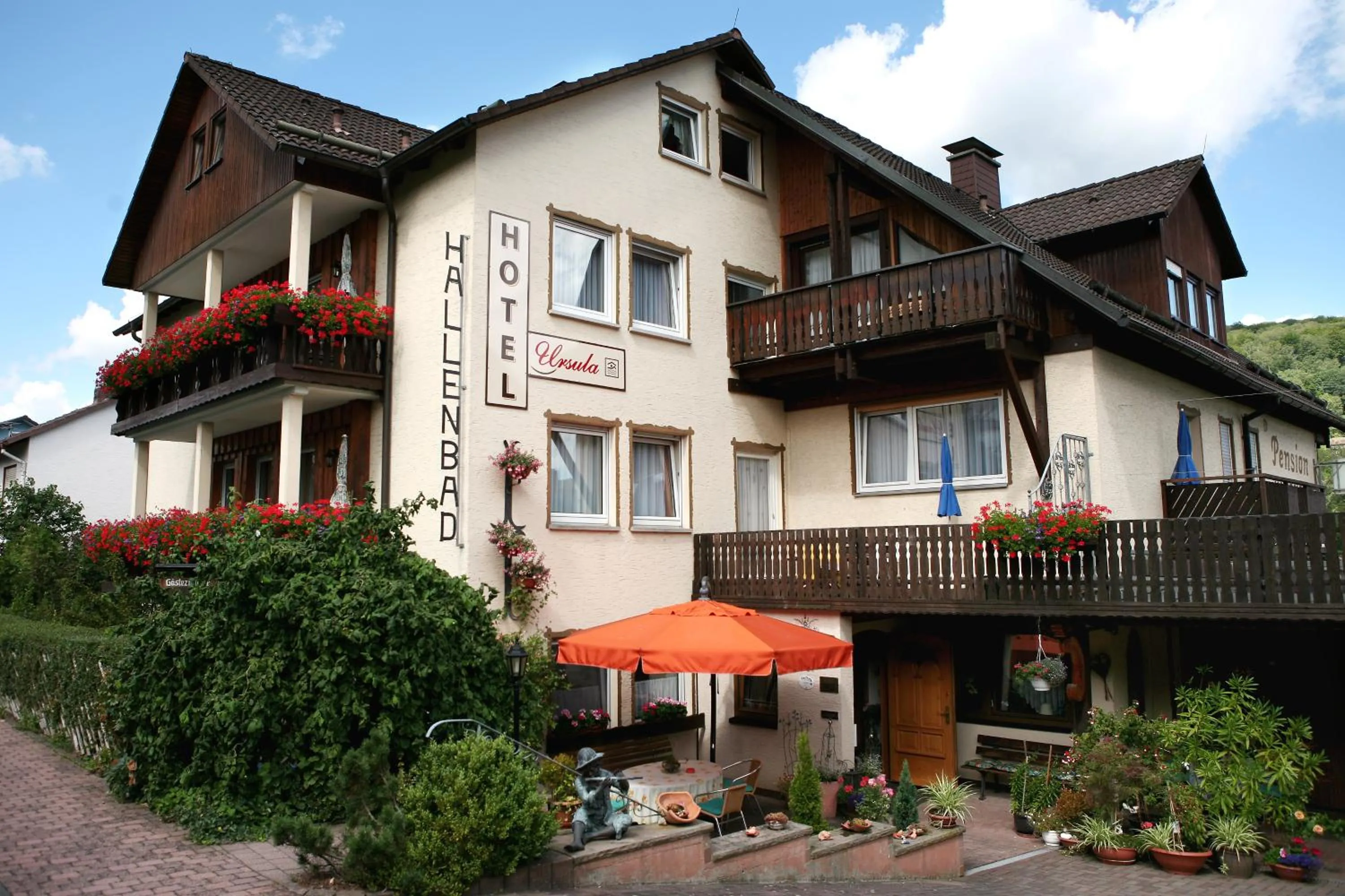 Facade/entrance in Hotel Ursula Garni