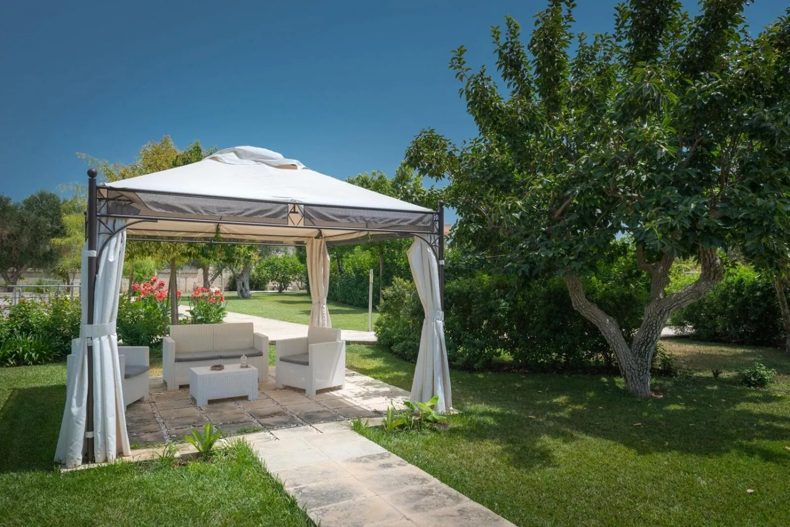 Garden in Willaria Country House