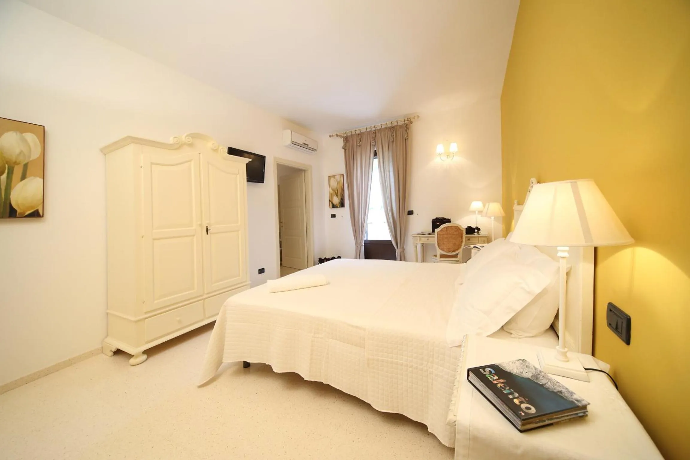 Bedroom, Bed in Willaria Country House