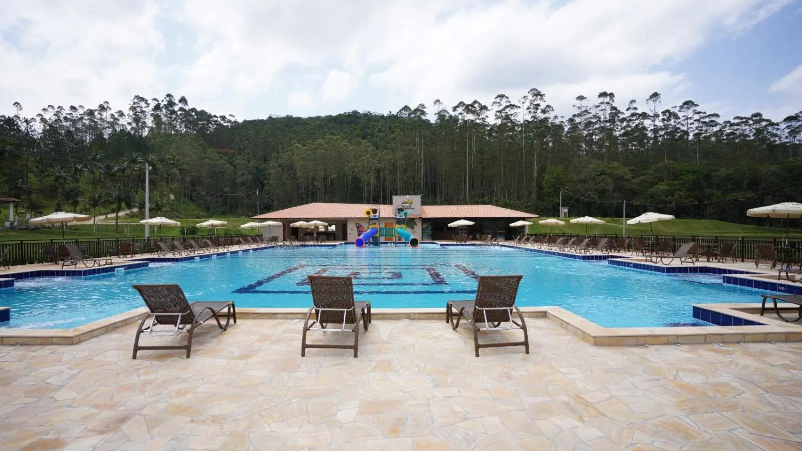 Swimming pool in Hotel Fazenda Casarão do Vale