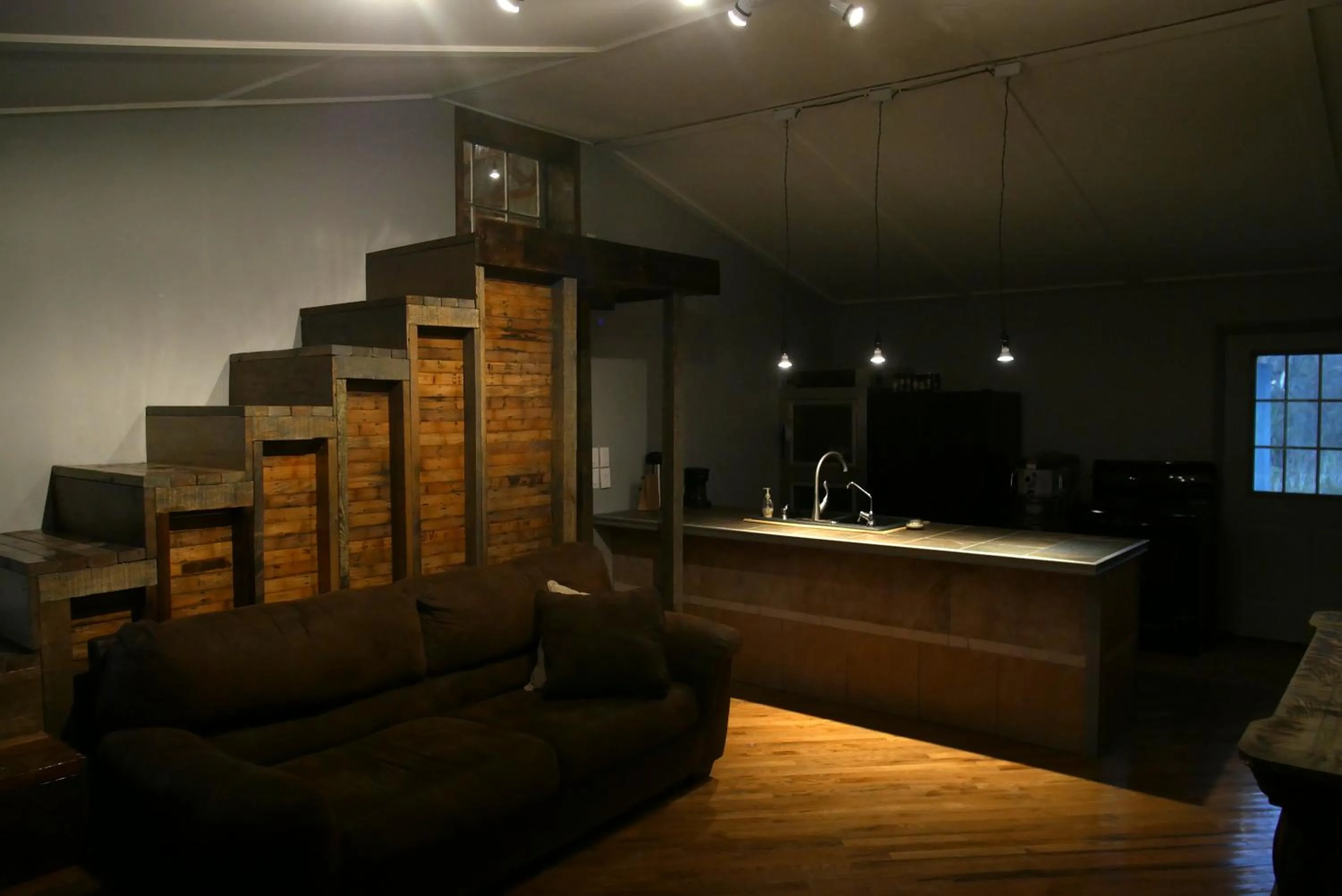 Library in Lost River Hostel