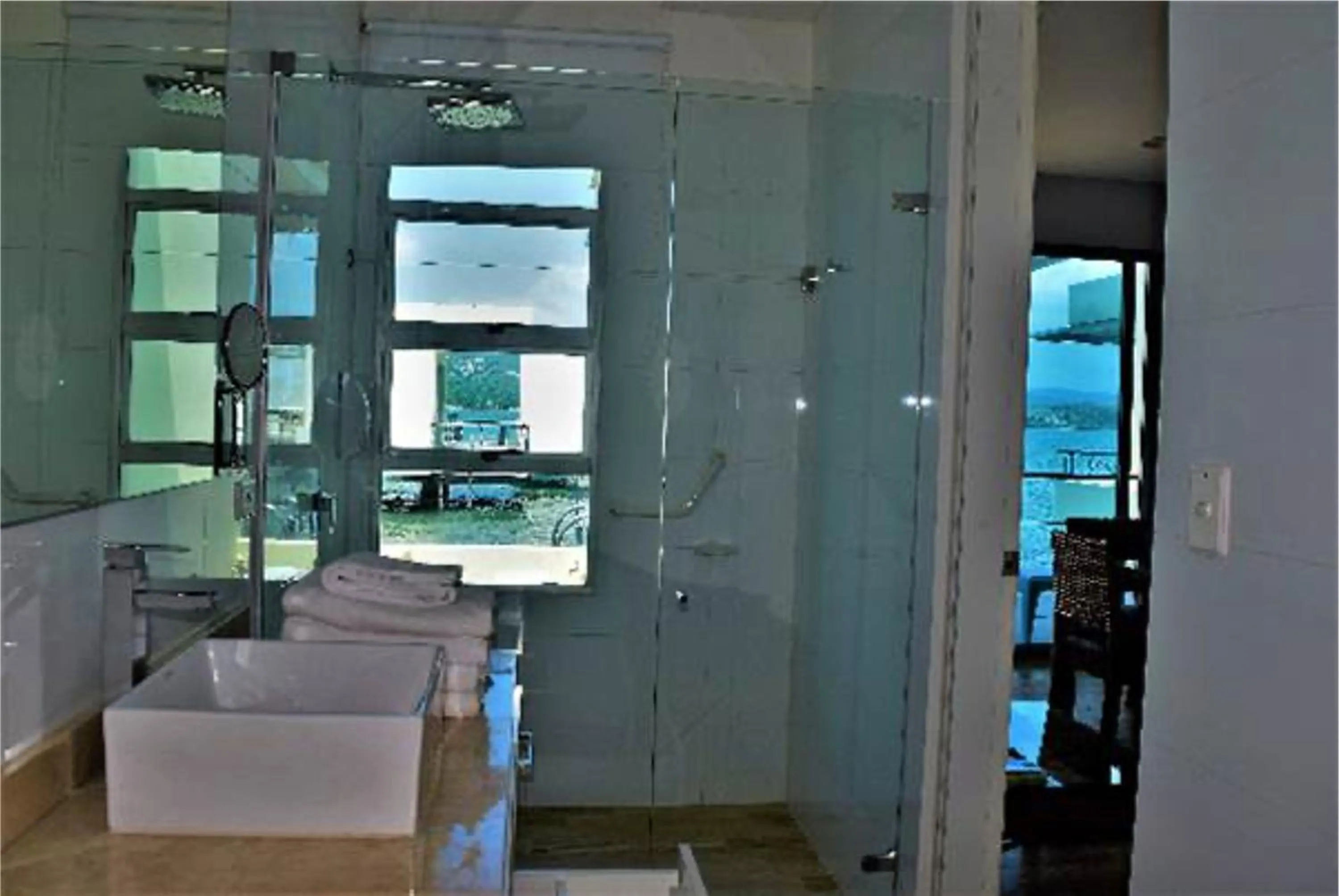 Bathroom in Marina Puerto Velero