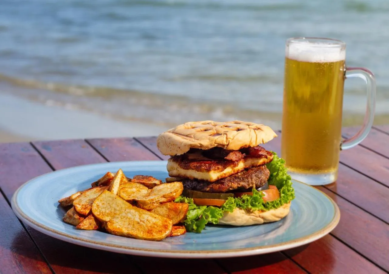 Restaurant/places to eat in Marina Puerto Velero