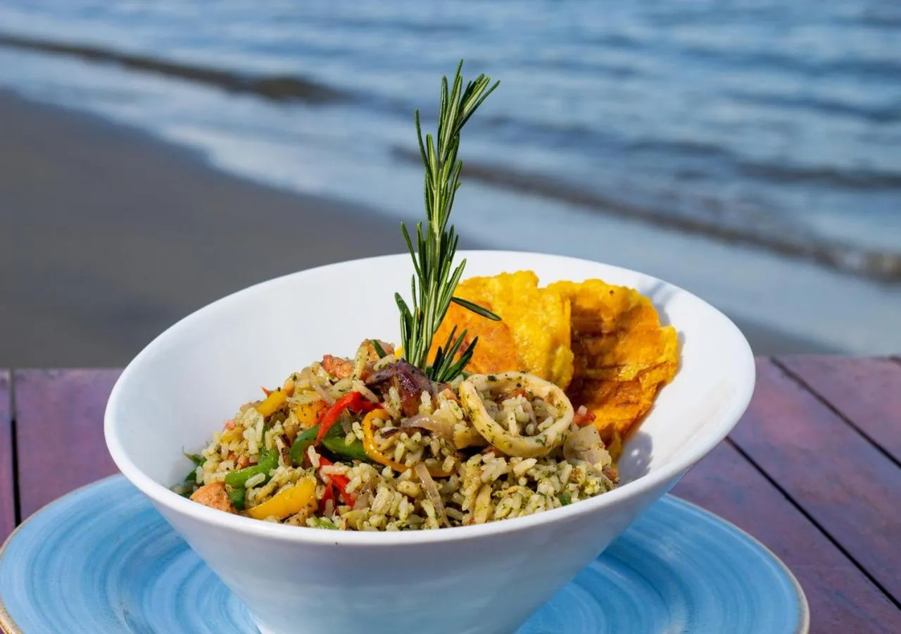 Restaurant/places to eat in Marina Puerto Velero