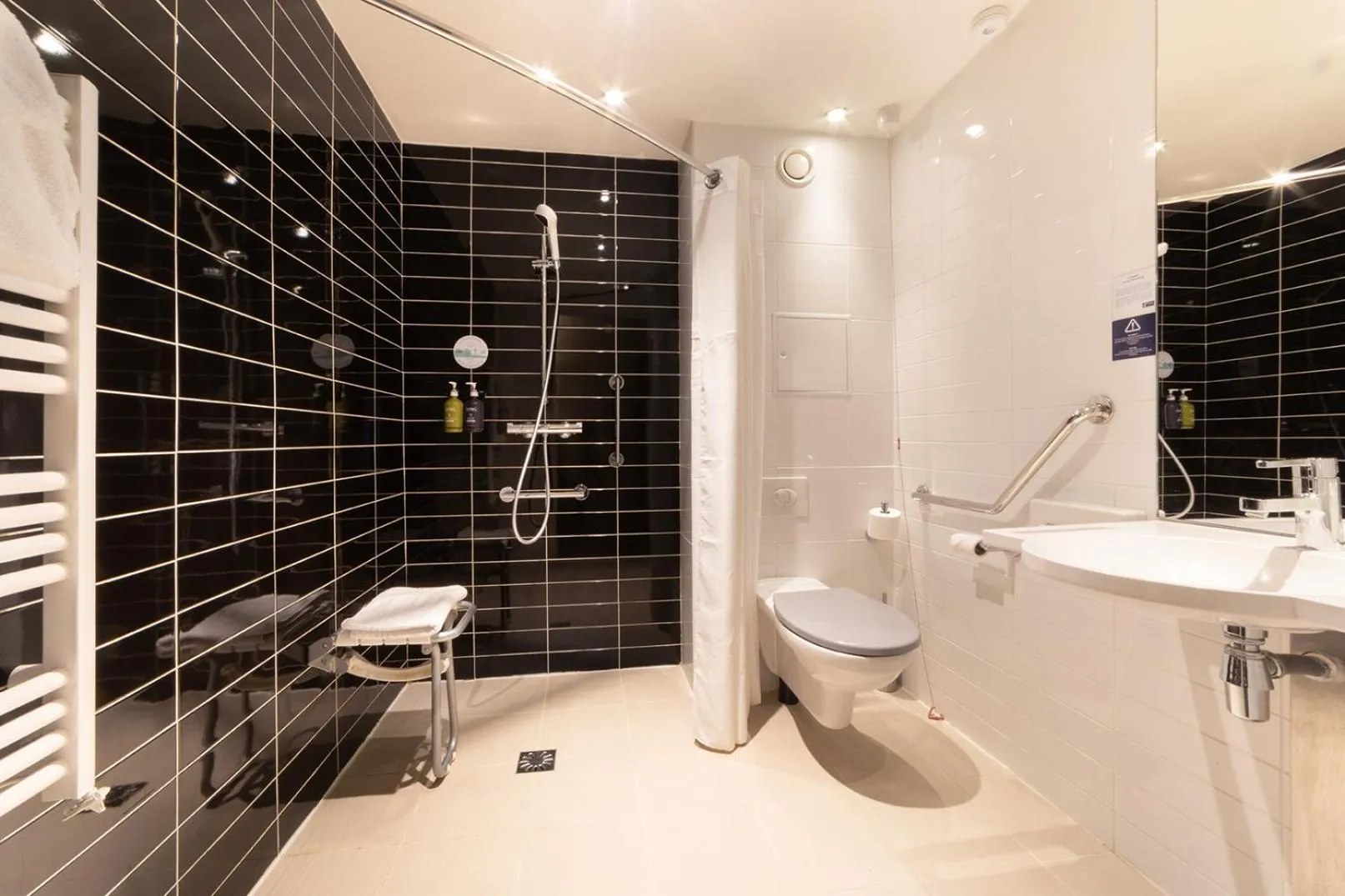 Bathroom in Holiday Inn Express Amiens by IHG