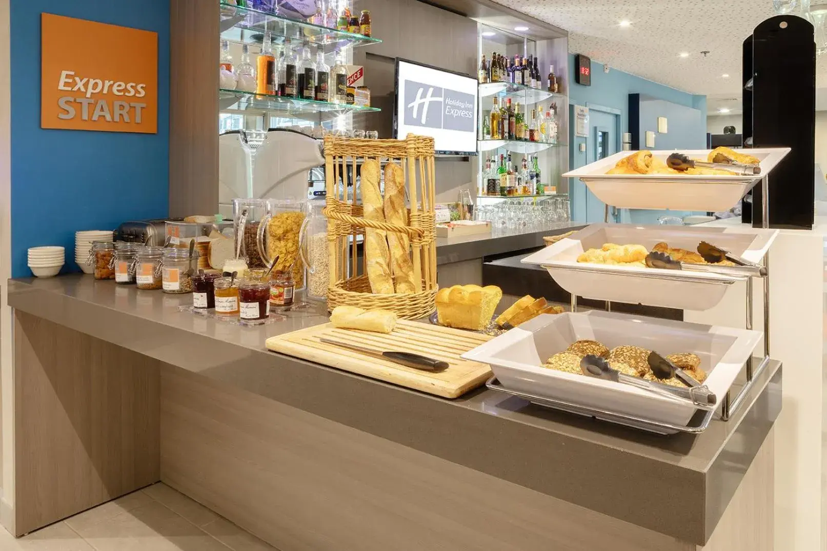 Breakfast in Holiday Inn Express Amiens by IHG Breakfast in Holiday Inn Express Amiens by IHG