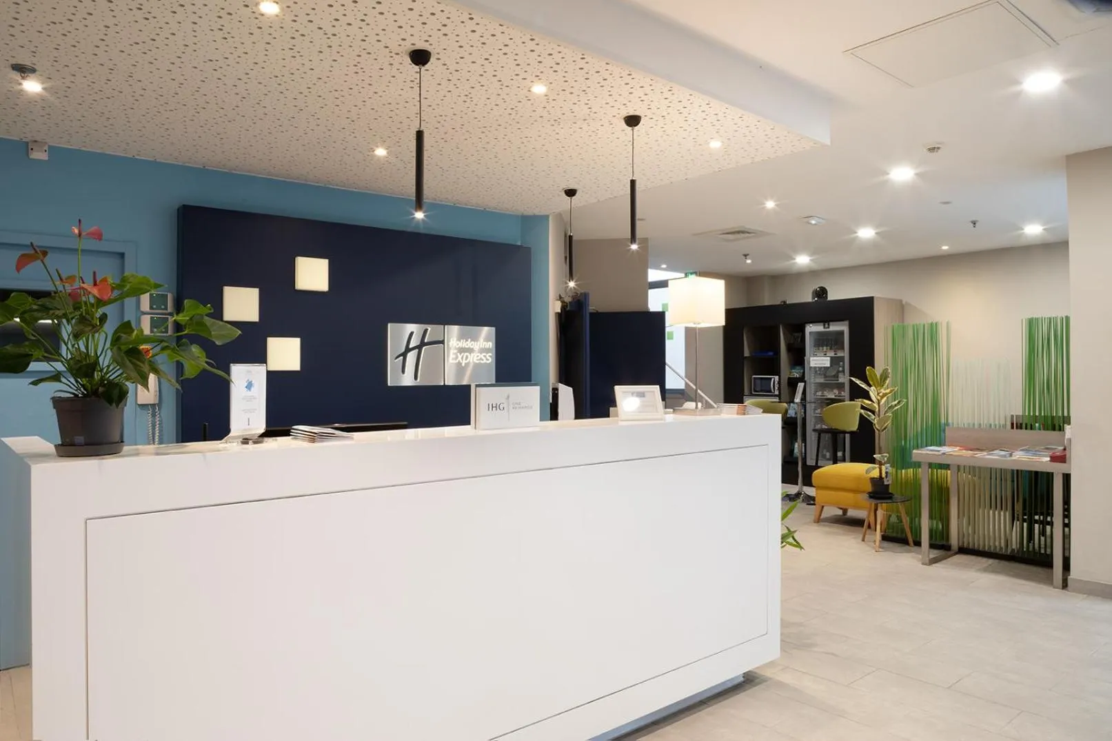 Lobby or reception in Holiday Inn Express Amiens by IHG