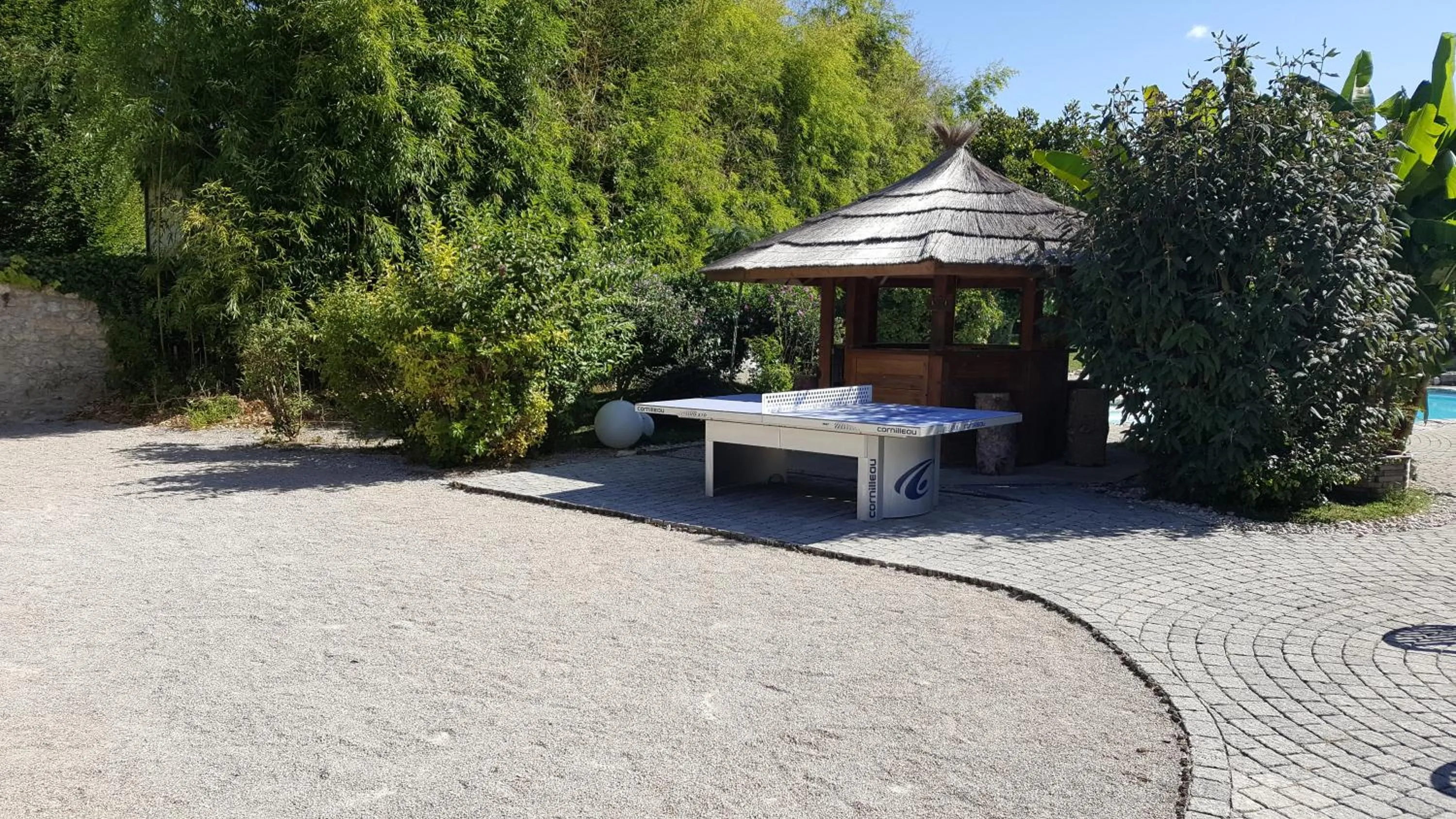 Patio in Au Faisan Doré