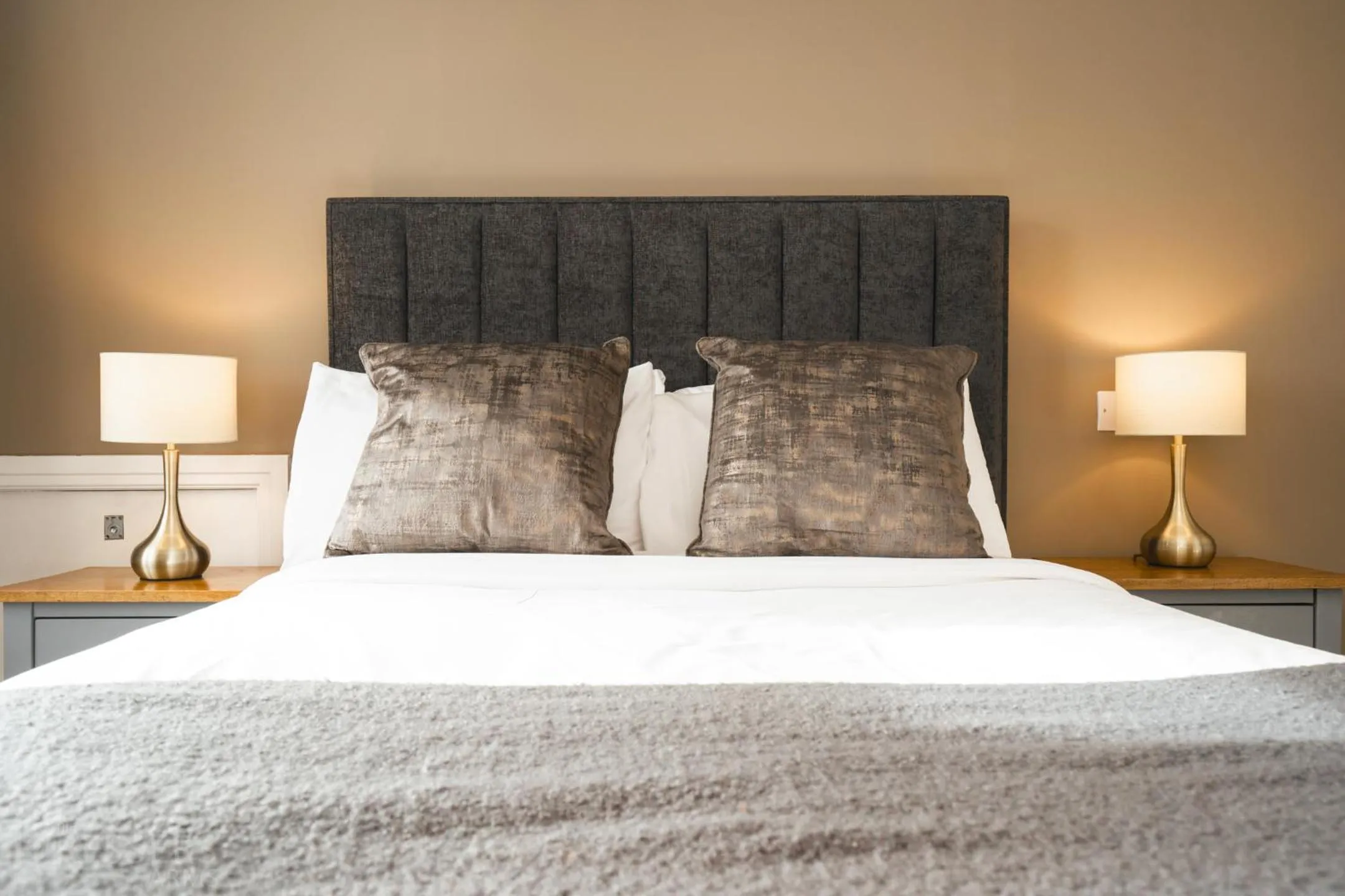 Bed in Rooms at The Dressers Arms