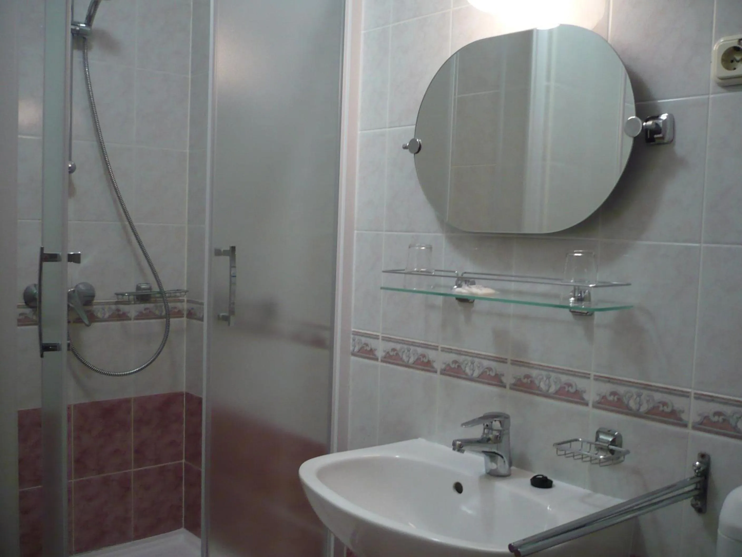 Bathroom in St. Hubertus Étterem és Panzió