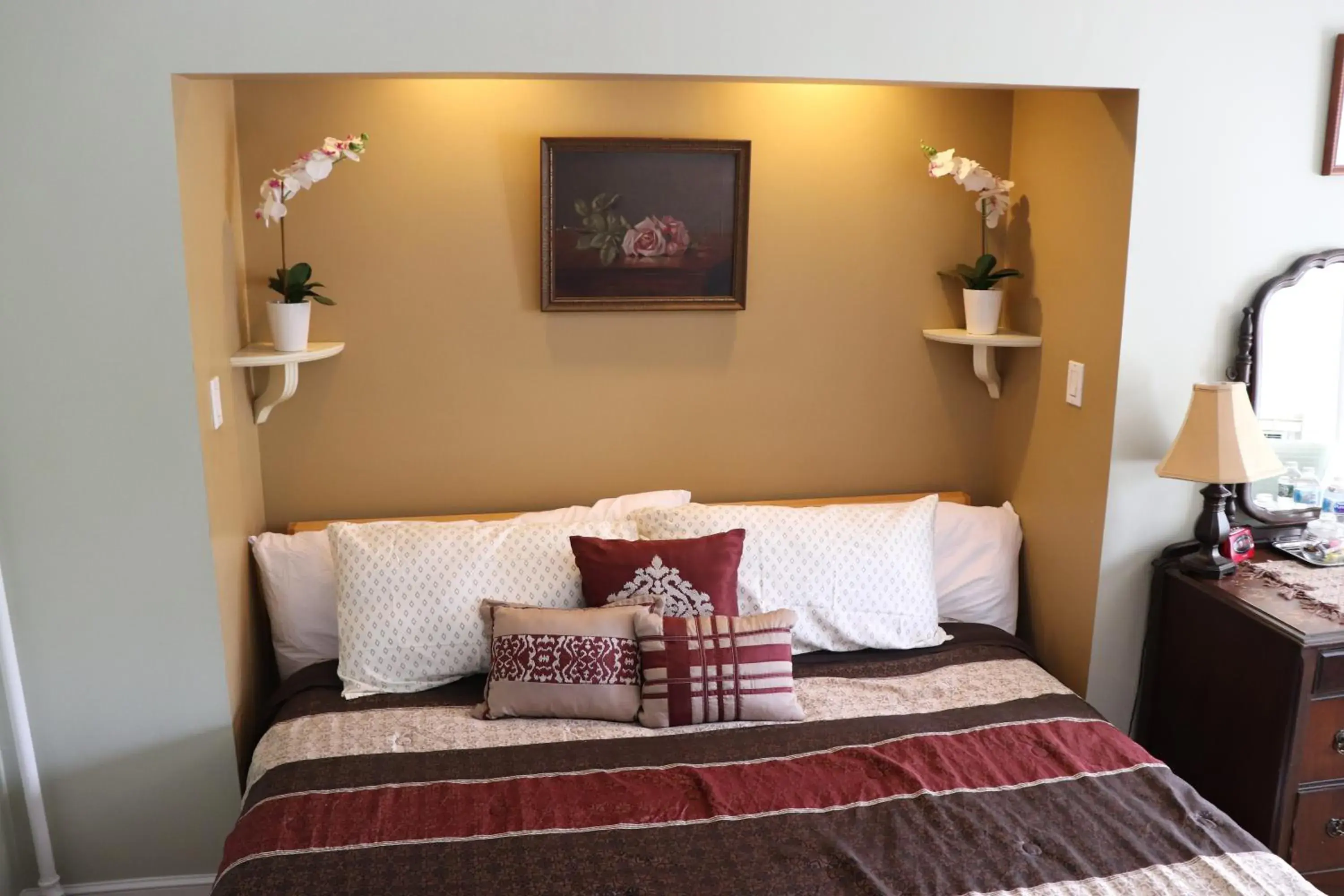 Bed in Reynolds House inn Bed in Reynolds House inn