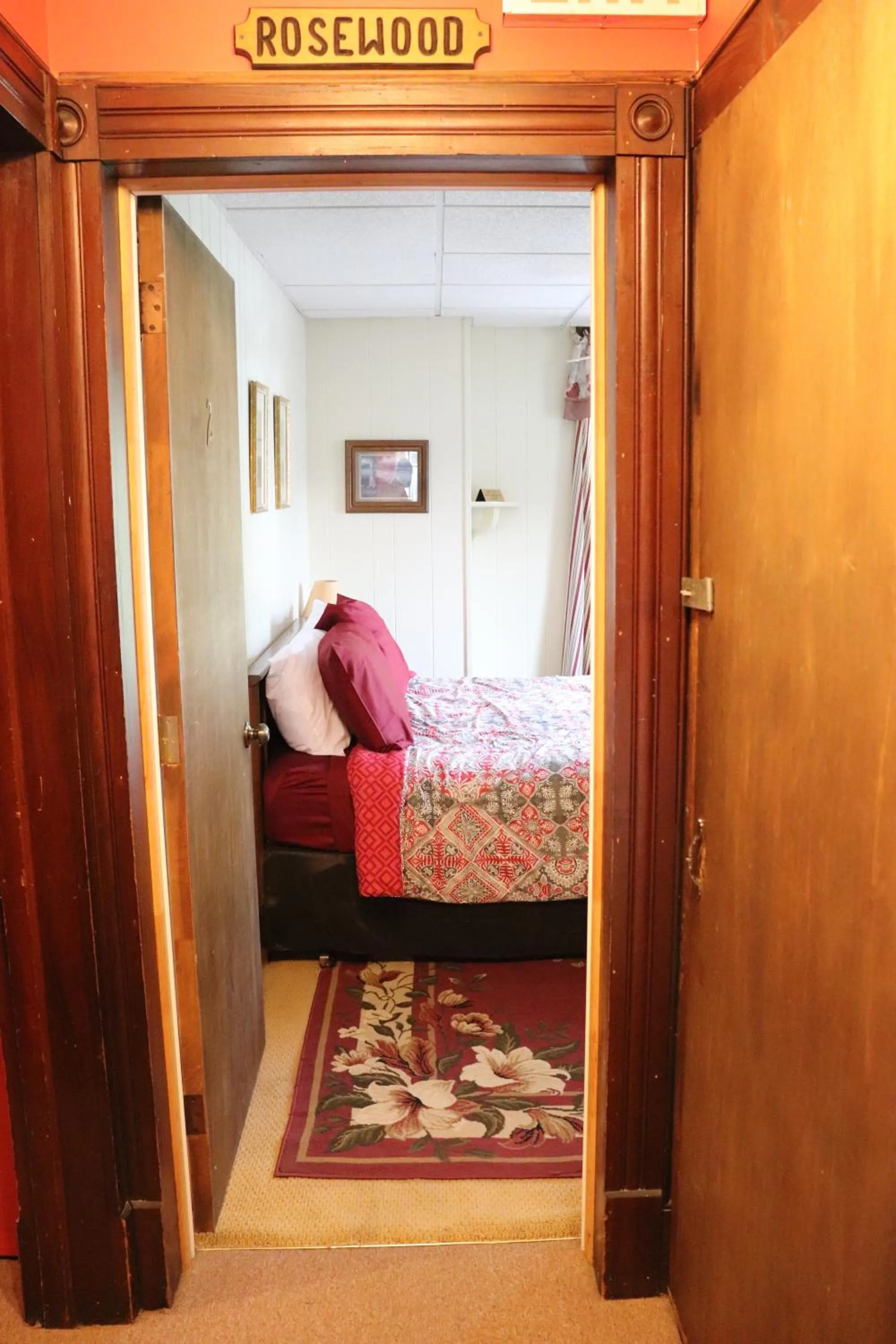 Bed in Reynolds House inn