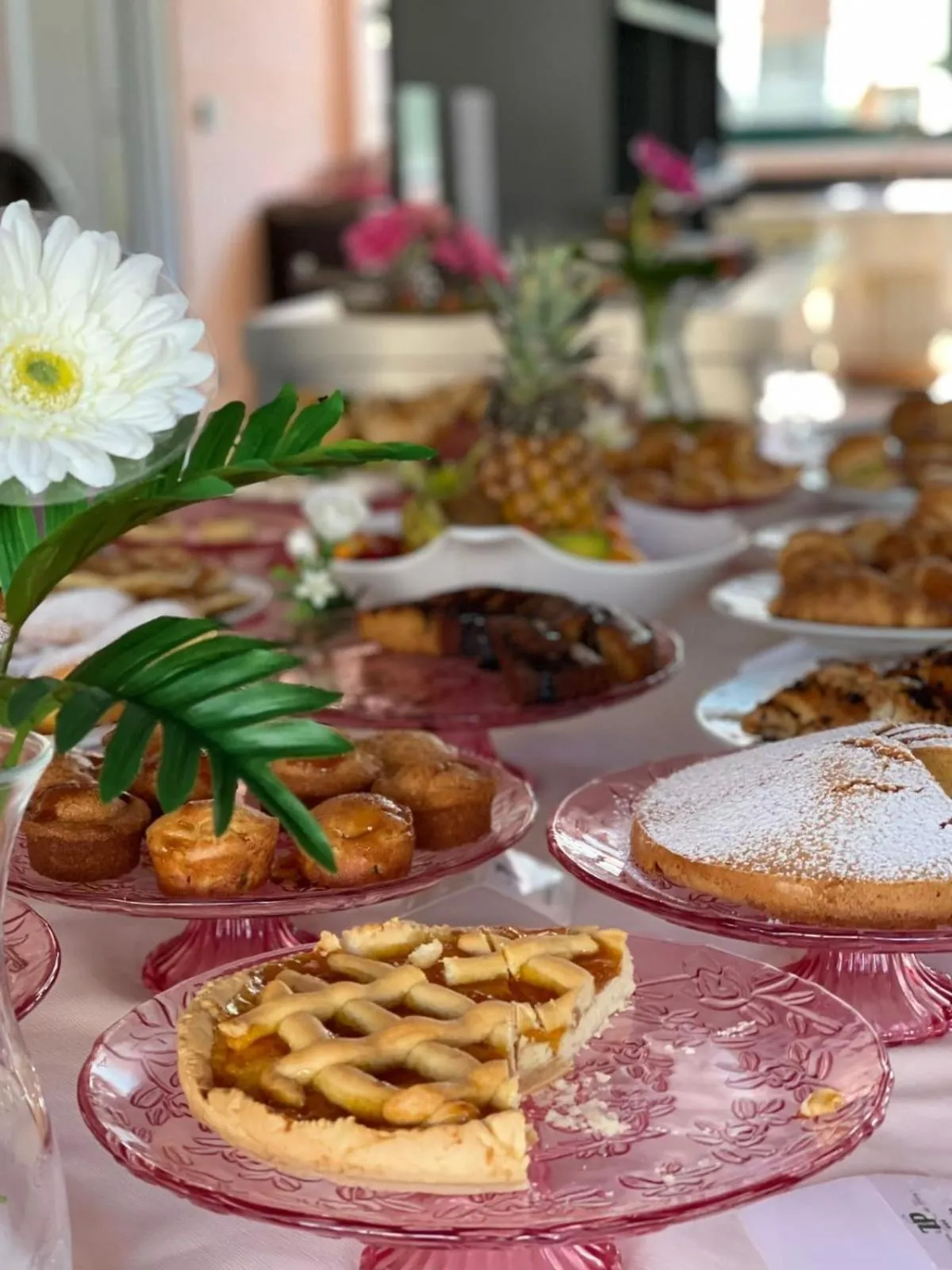 Breakfast in New Tiffany's Park