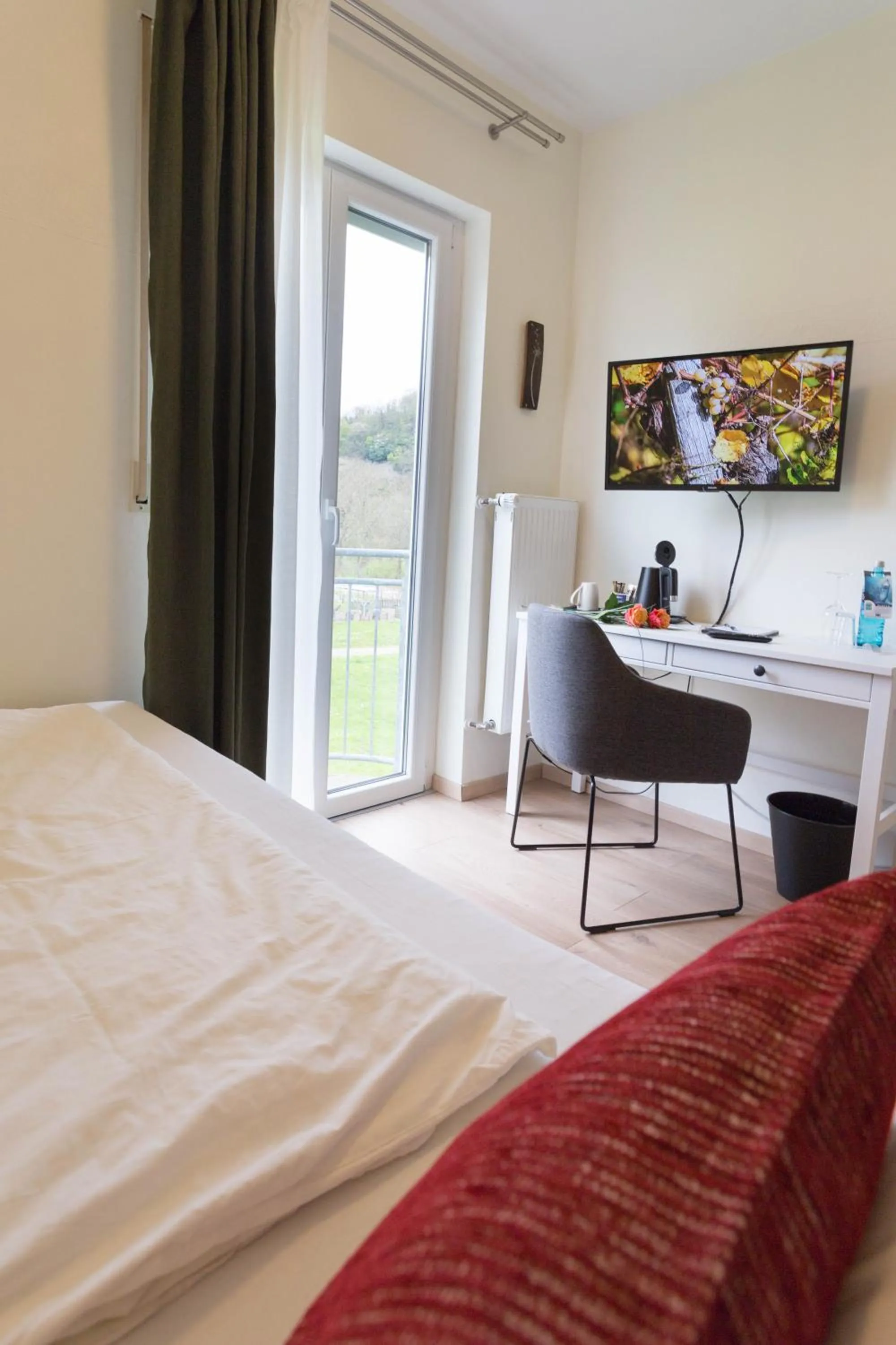 Bedroom, Bed in Hotel Restaurant Sonnenlay