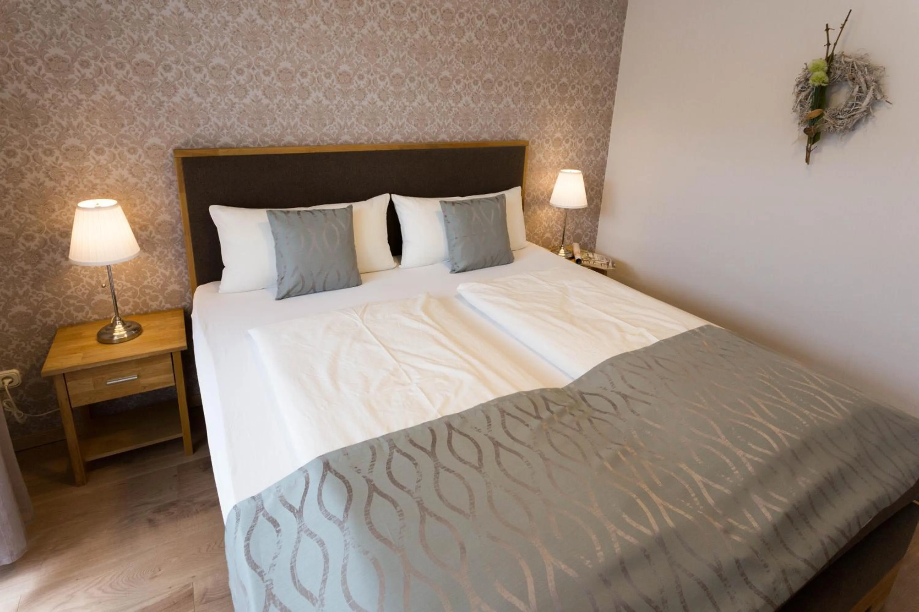 Bedroom, Bed in Hotel Restaurant Sonnenlay