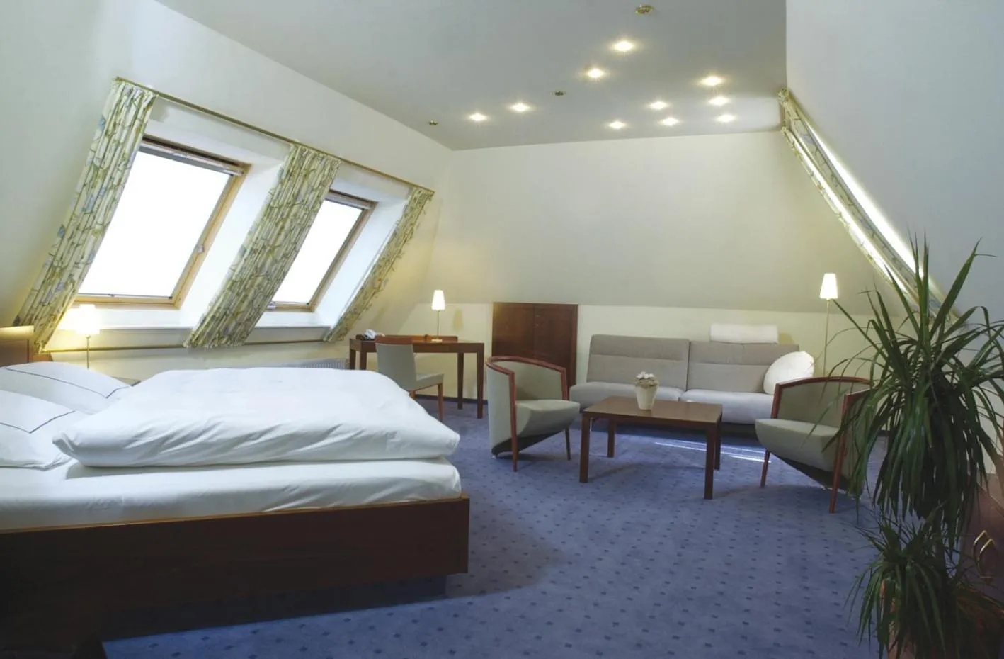 Photo of the whole room, Bed in Hotel Domschenke
