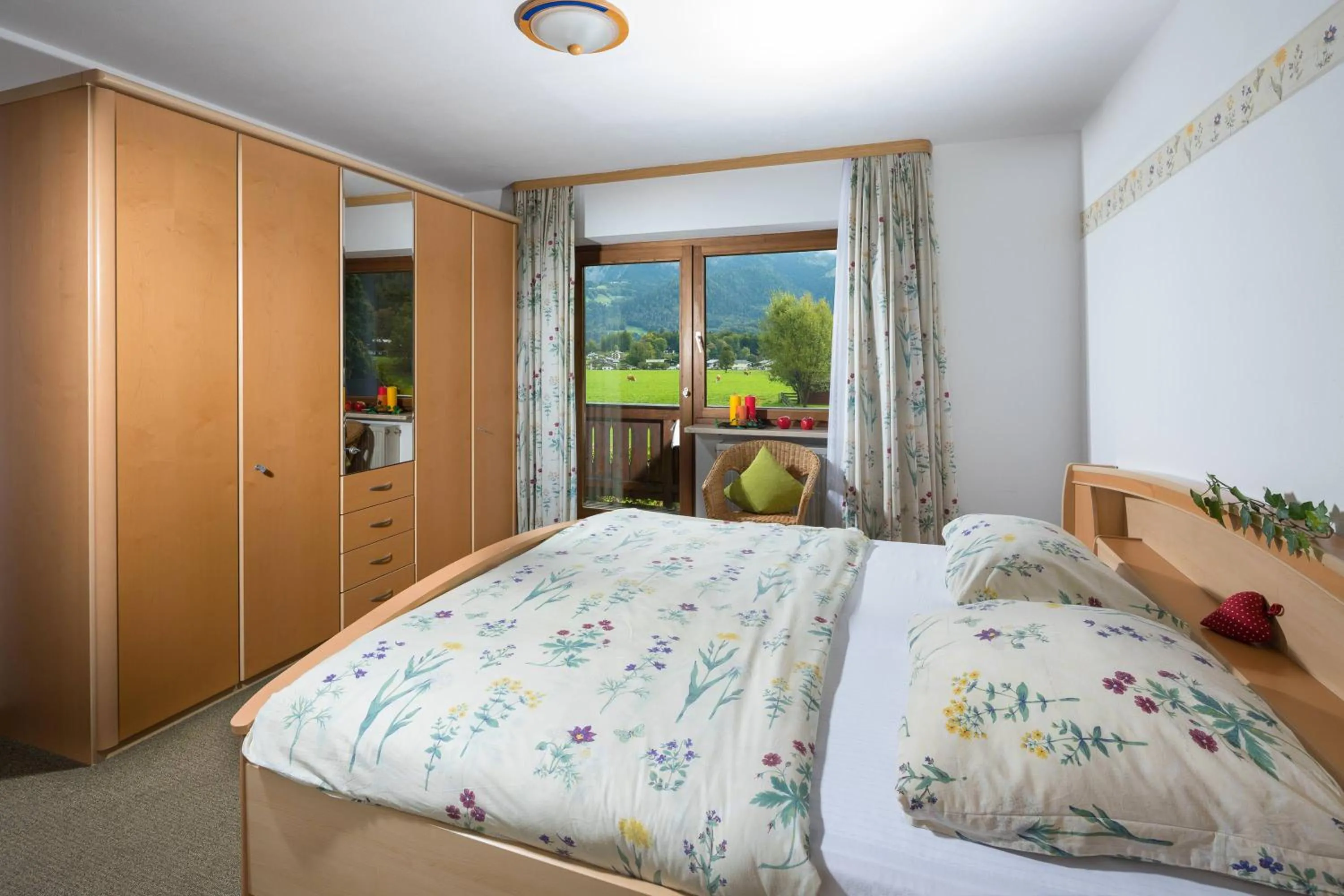 Bed in Ferienwohnung Drachllehen