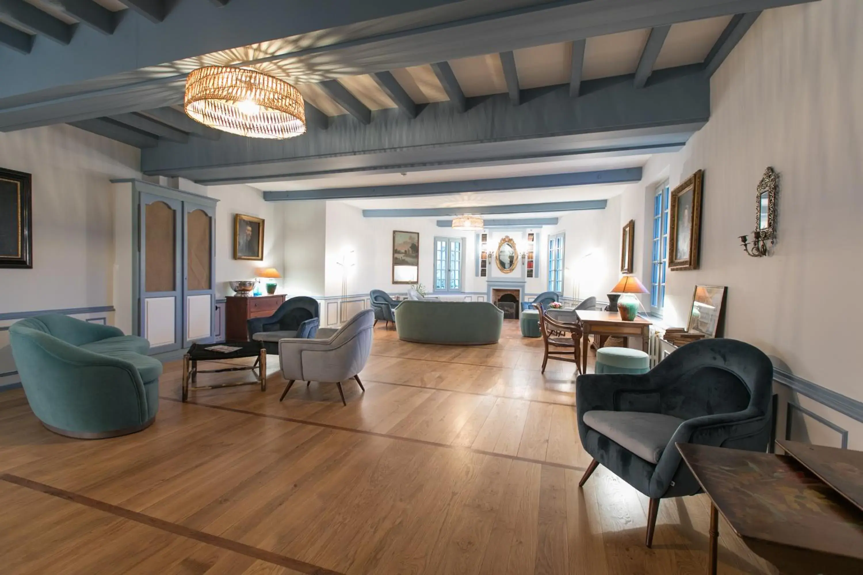 Lounge or bar in Moulin de l'Abbaye Lounge or bar in Moulin de l'Abbaye