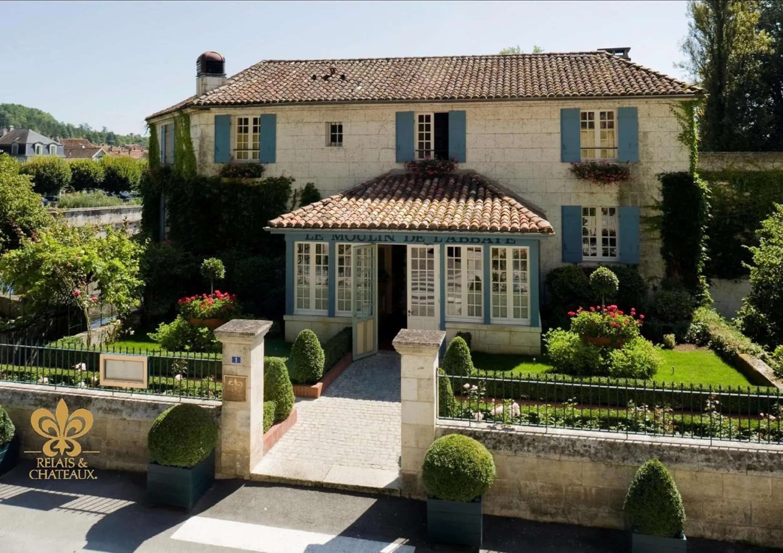 Property building in Moulin de l'Abbaye Property building in Moulin de l'Abbaye