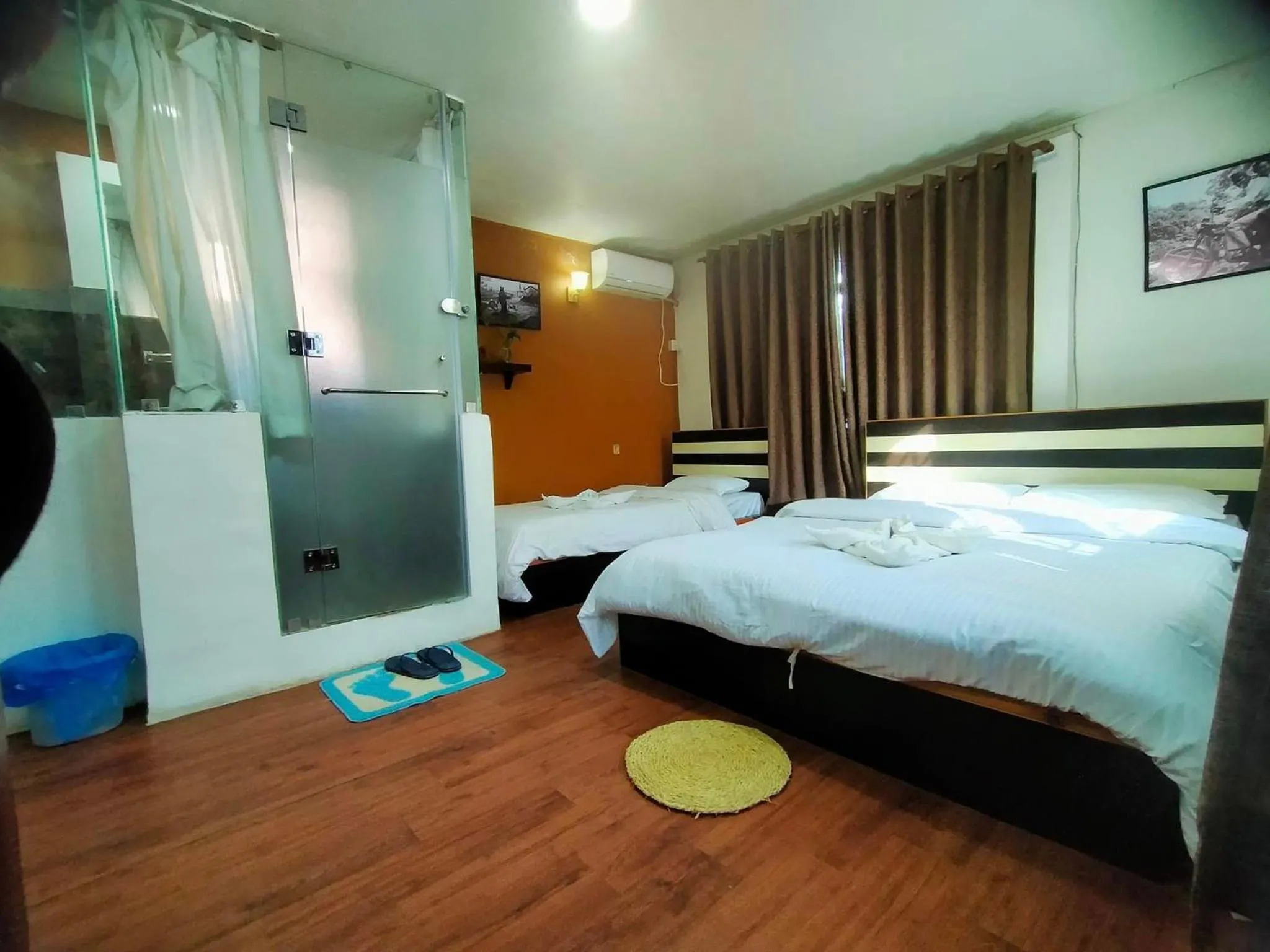 Deluxe Family Room in The Majestic Bed & Breakfast