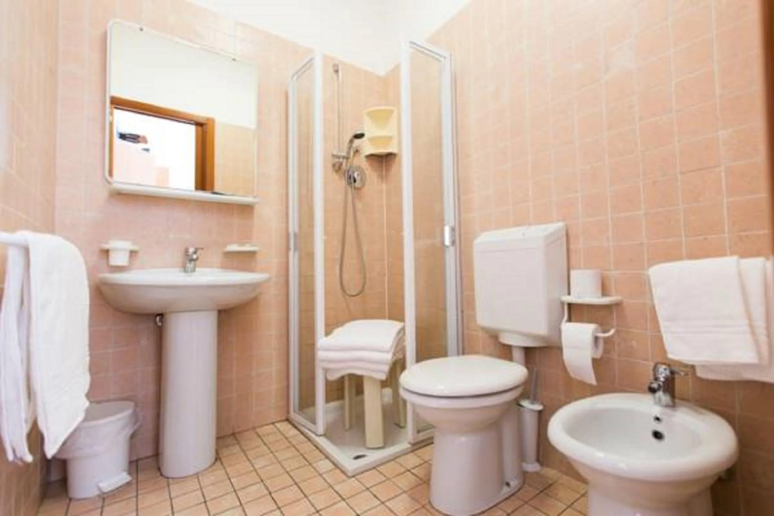 Bathroom in Albergo Cenni