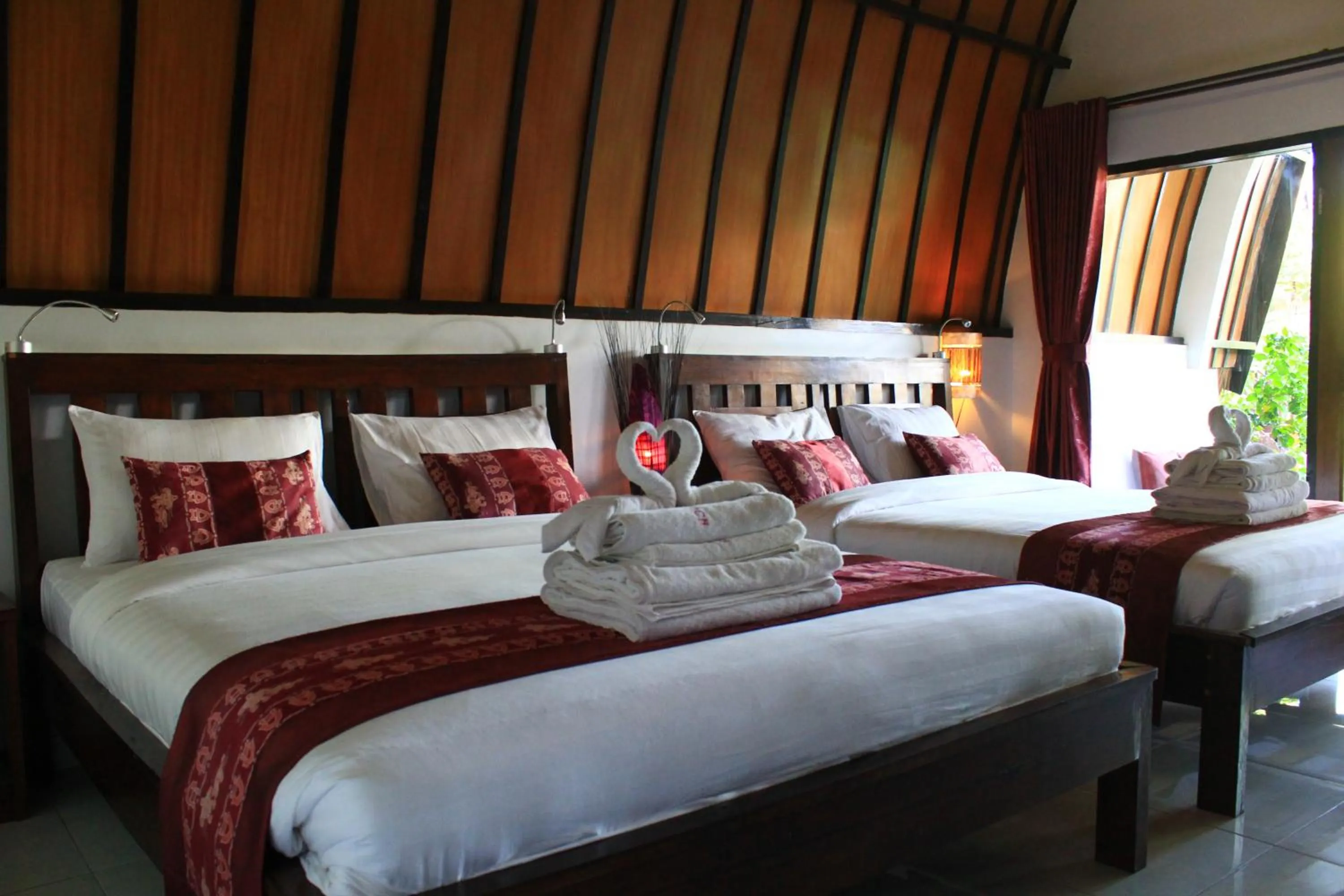 Bedroom, Bed in Turtle Beach Hotel