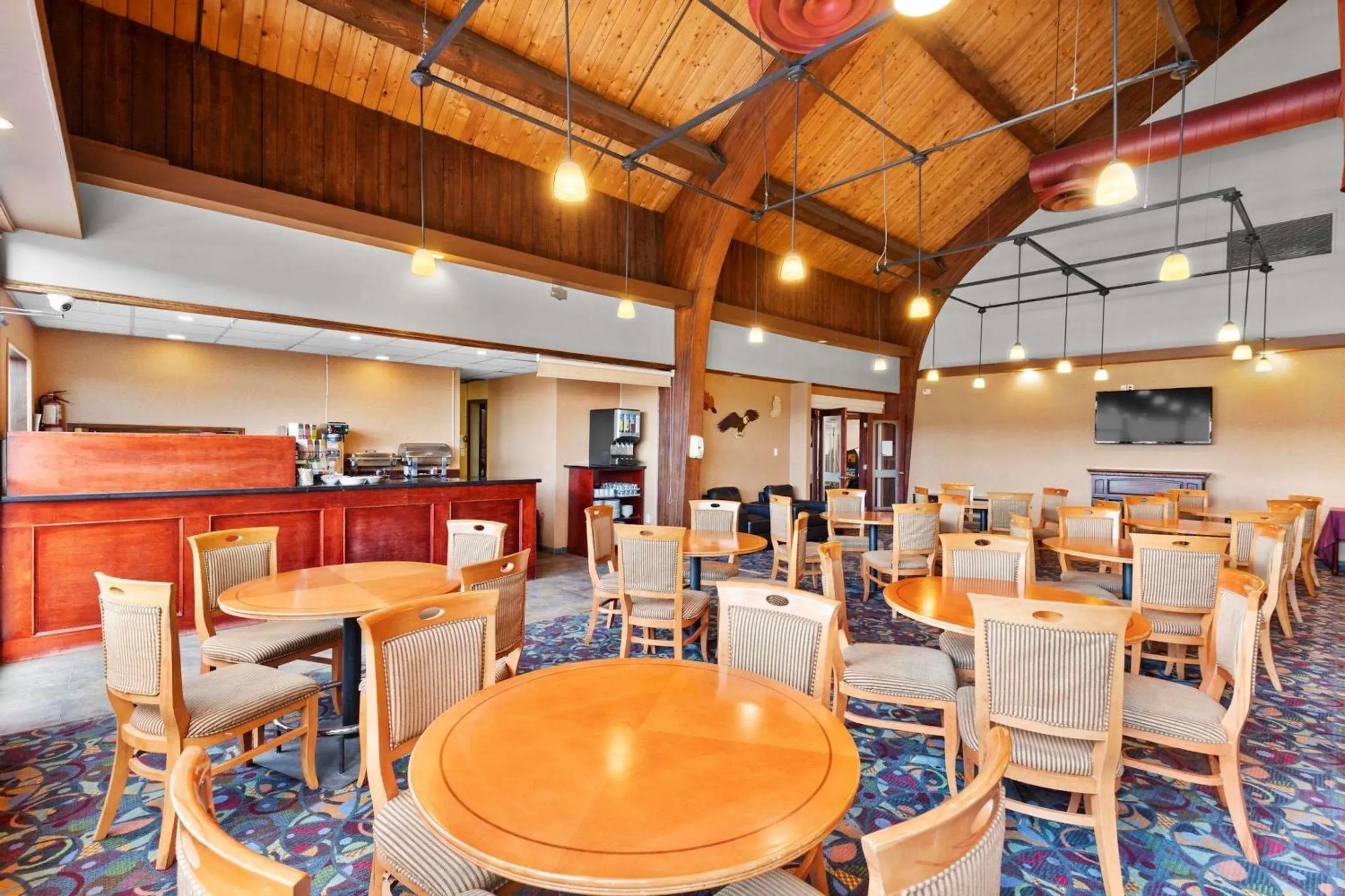 Breakfast in Coast Fraser Inn Breakfast in Coast Fraser Inn