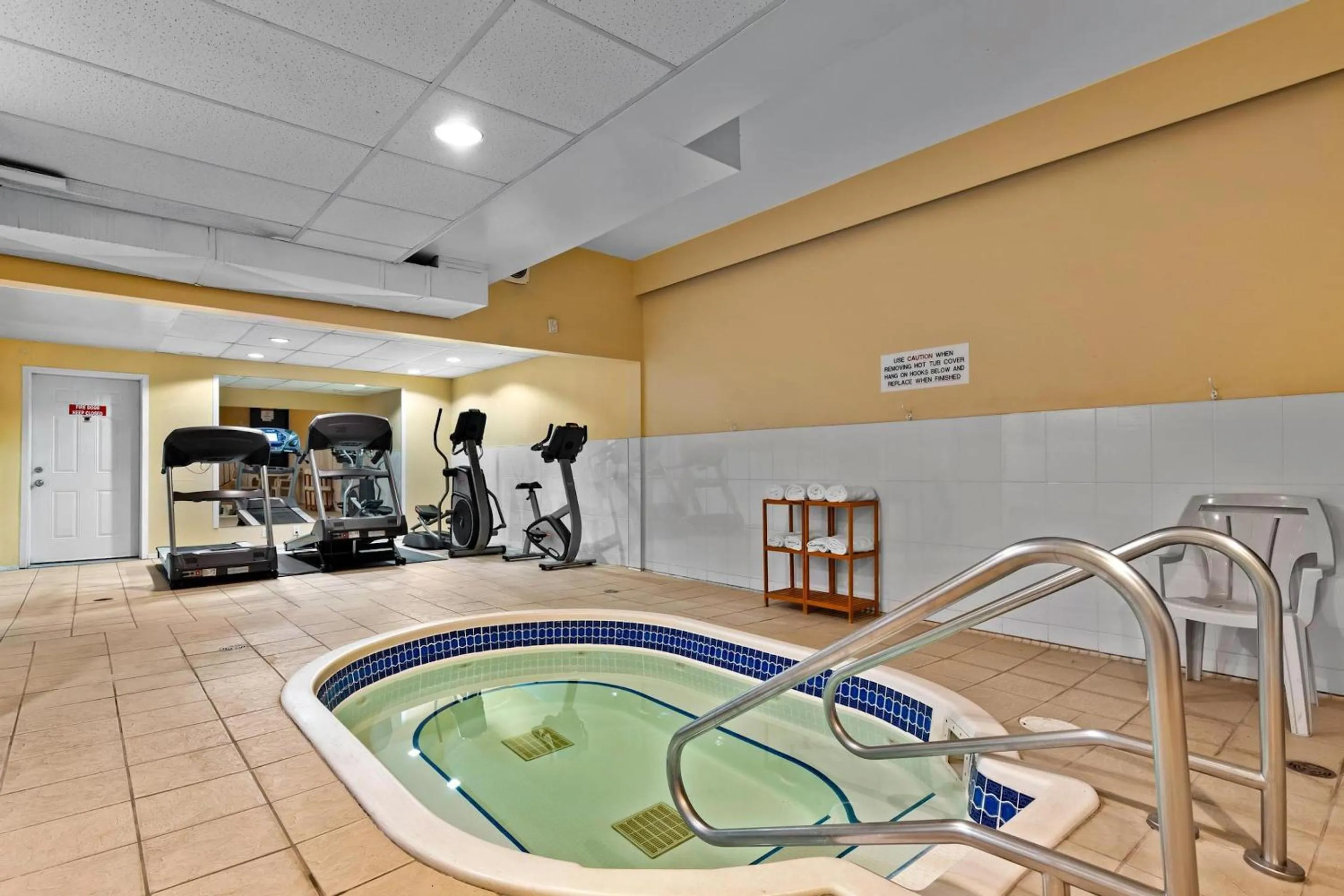 Fitness centre/facilities in Coast Fraser Inn