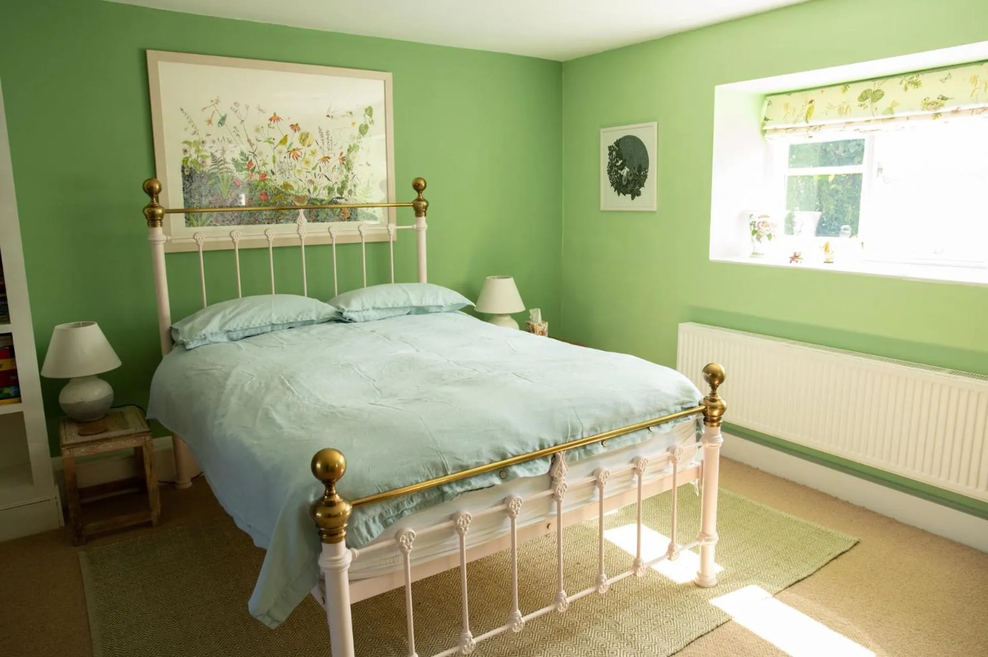 Bedroom, Bed in Corner House