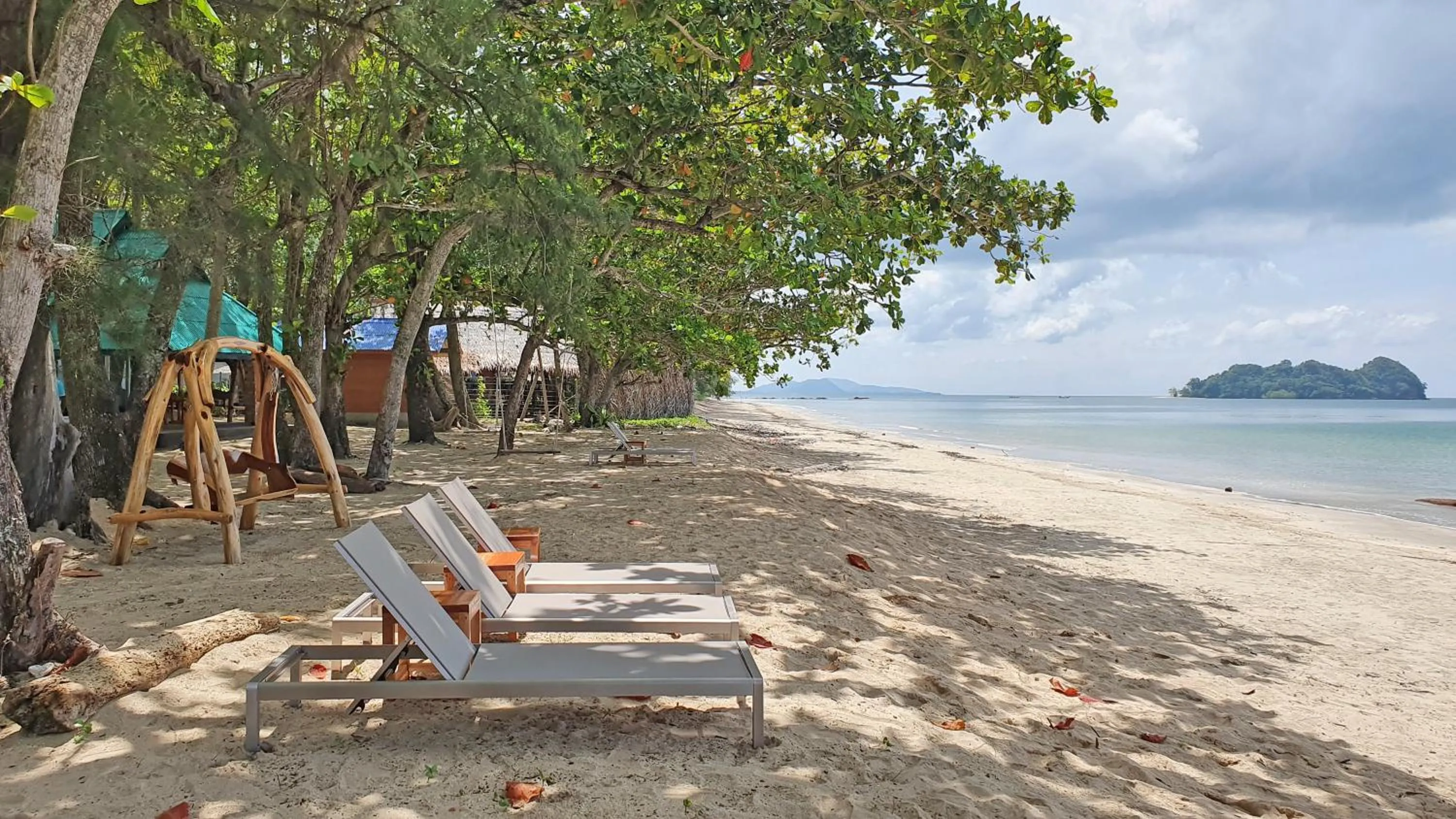 People in Koh Jum Delight Beach