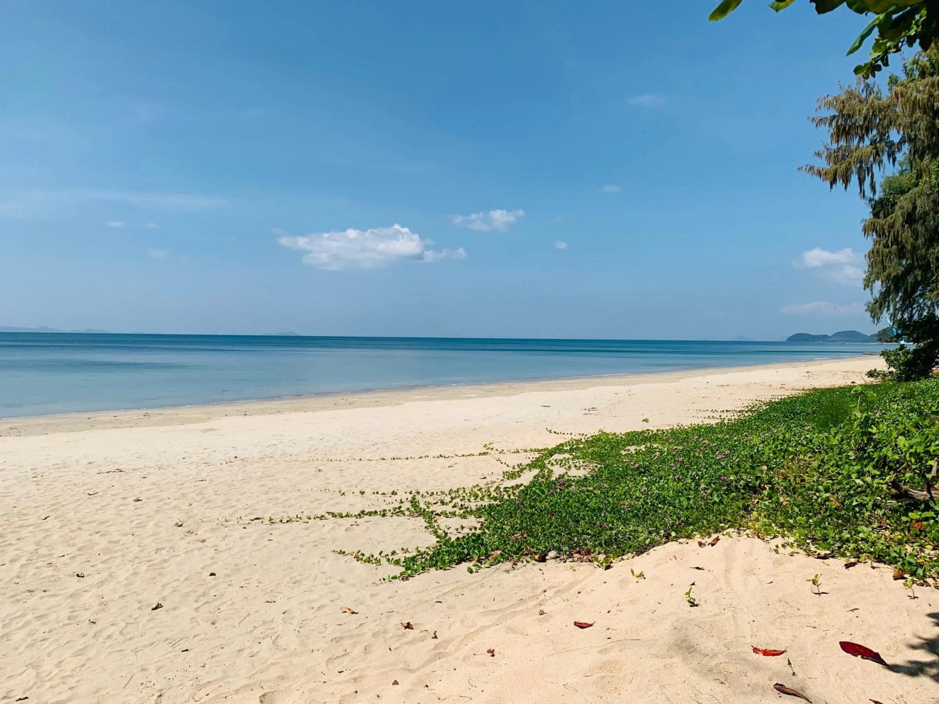 Beach in Koh Jum Delight Beach