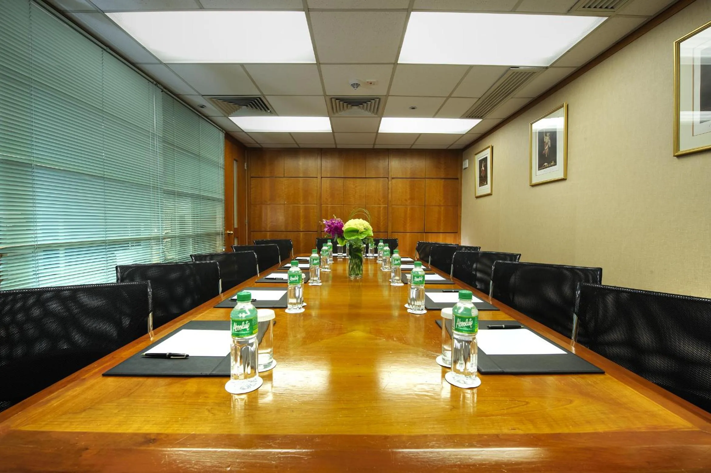 Business facilities in Charterhouse Causeway Bay