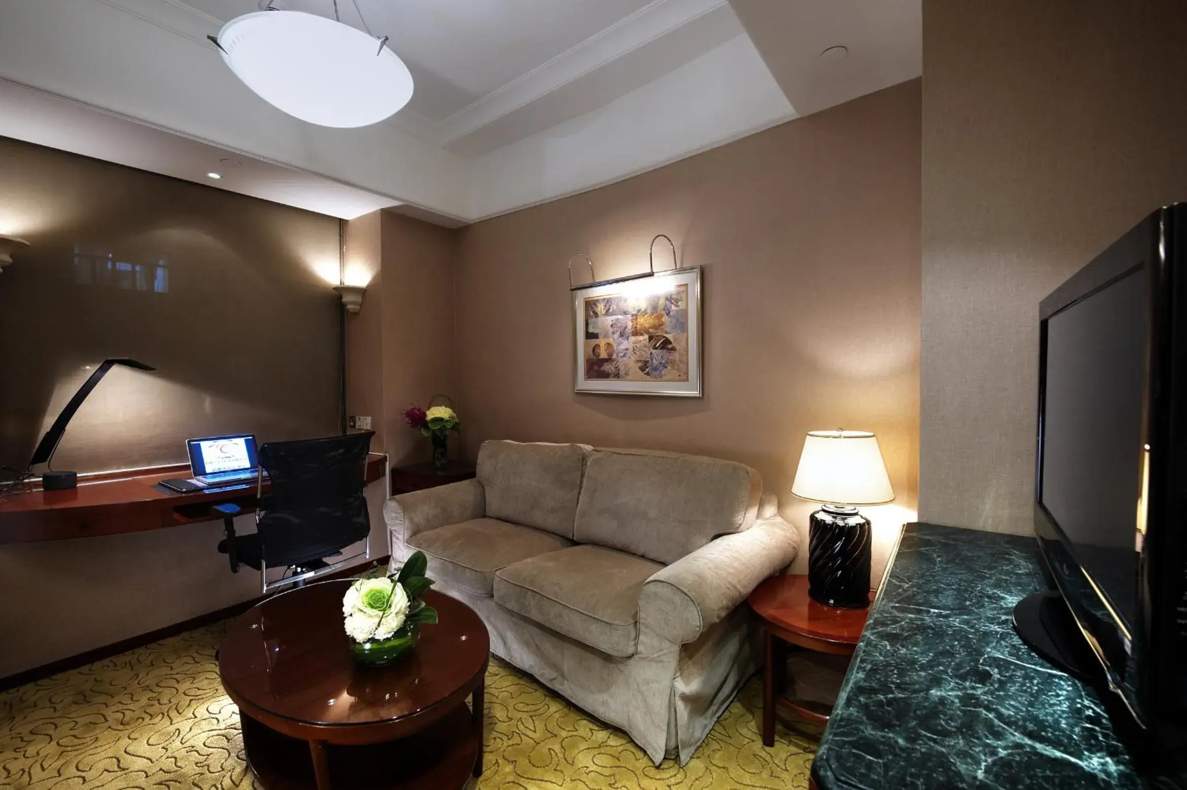 Lounge or bar in Charterhouse Causeway Bay Lounge or bar in Charterhouse Causeway Bay