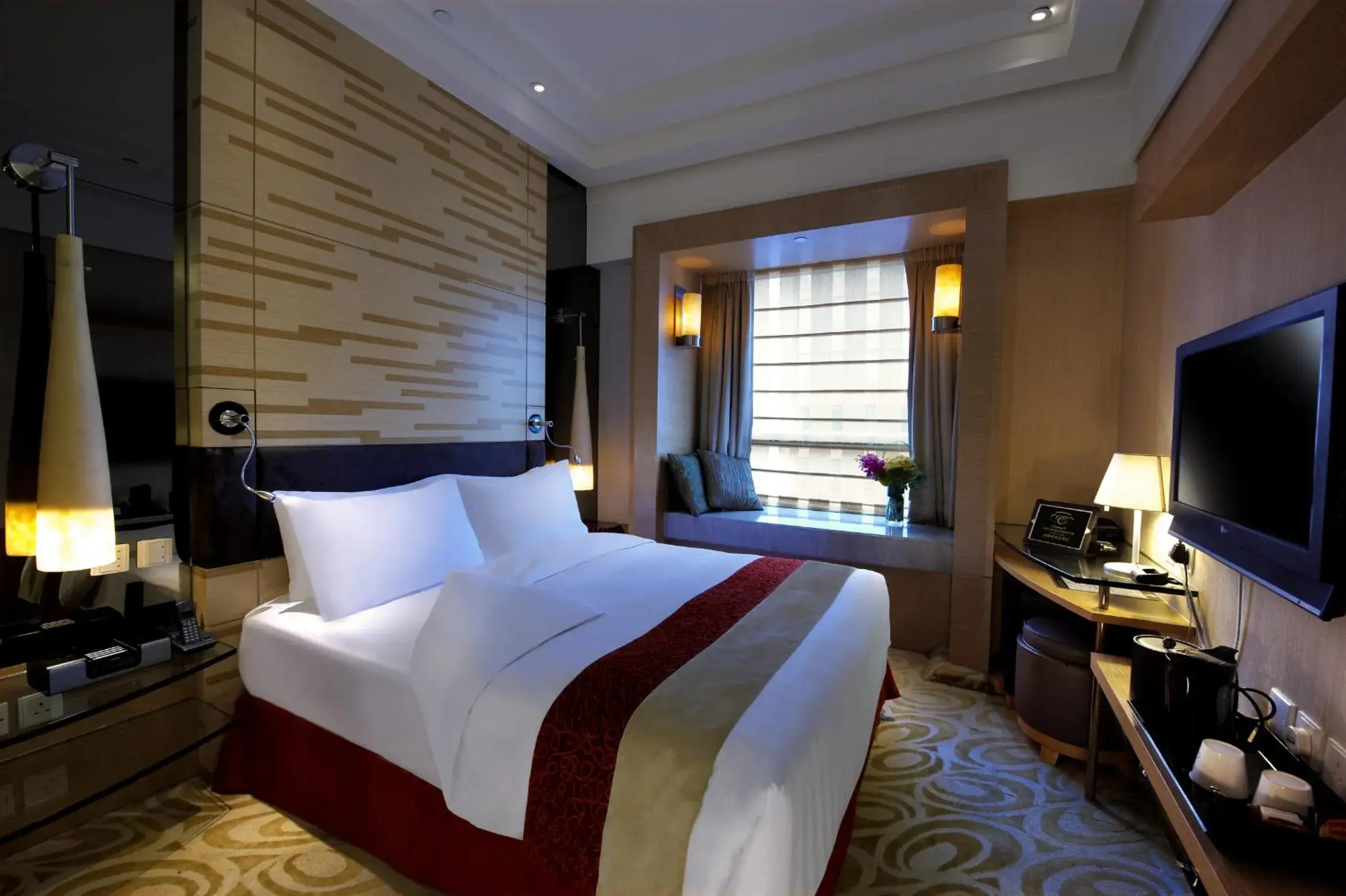 Photo of the whole room, Bed in Charterhouse Causeway Bay Photo of the whole room, Bed in Charterhouse Causeway Bay
