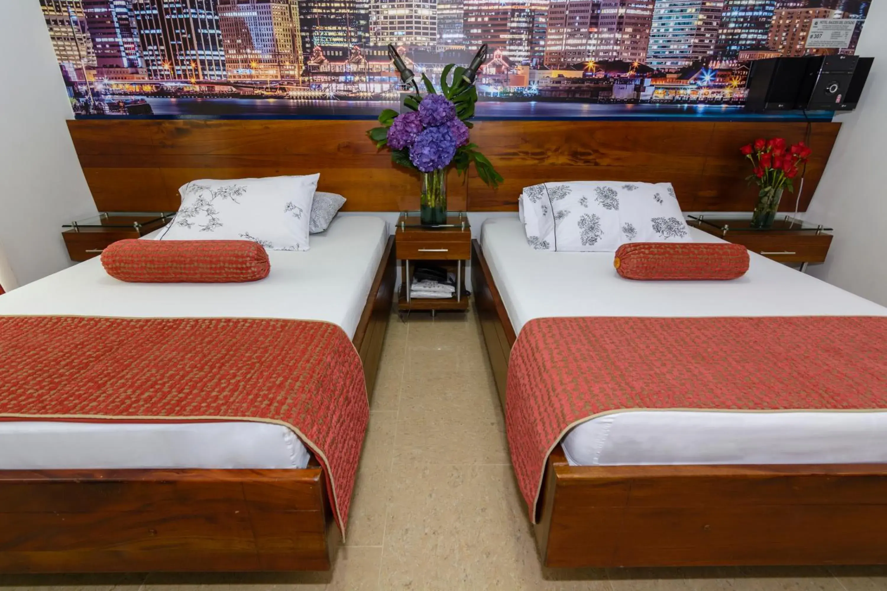 Twin Room in Hotel Sauces del Estadio Twin Room in Hotel Sauces del Estadio