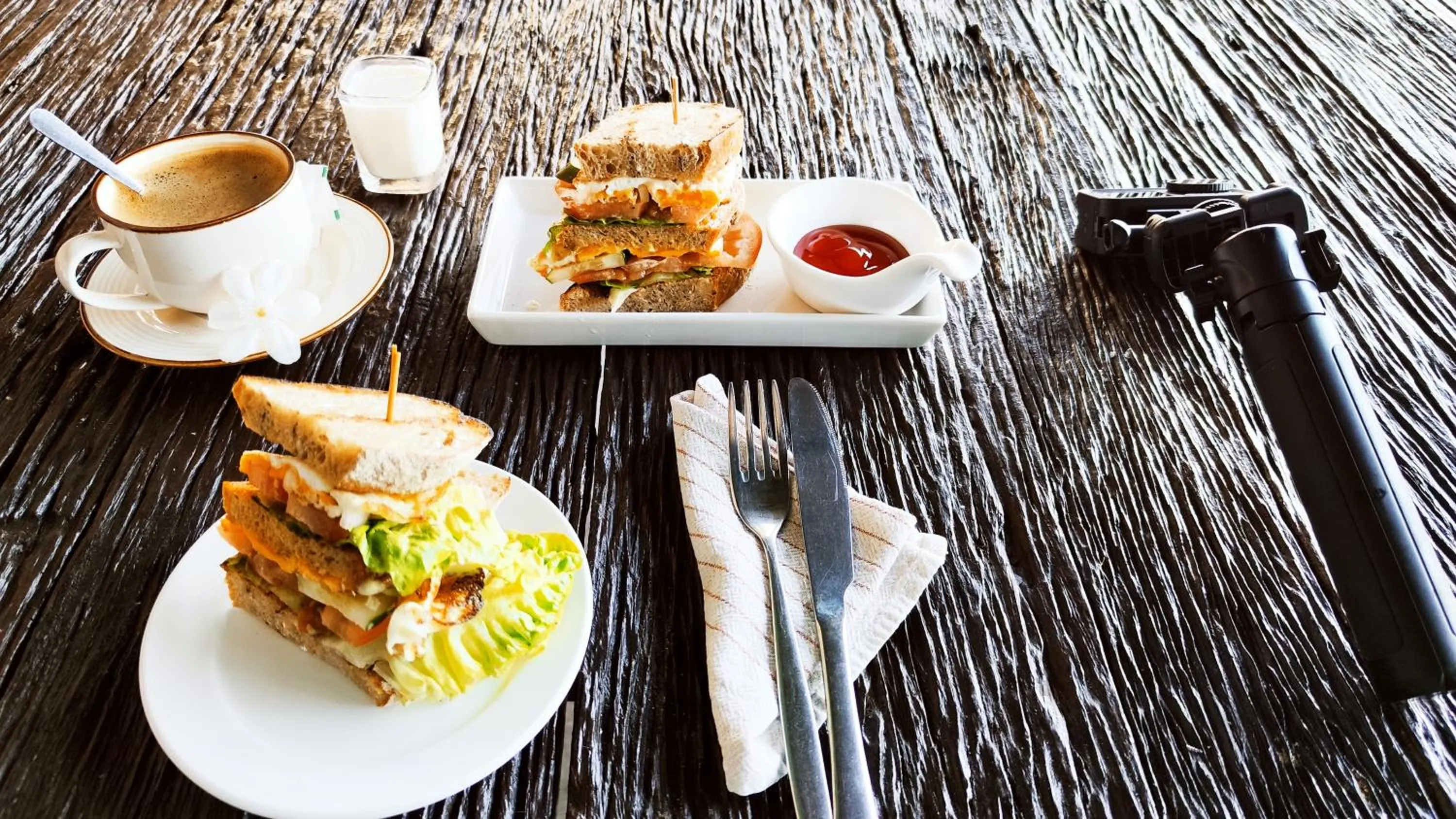 Restaurant/places to eat in Tubotel