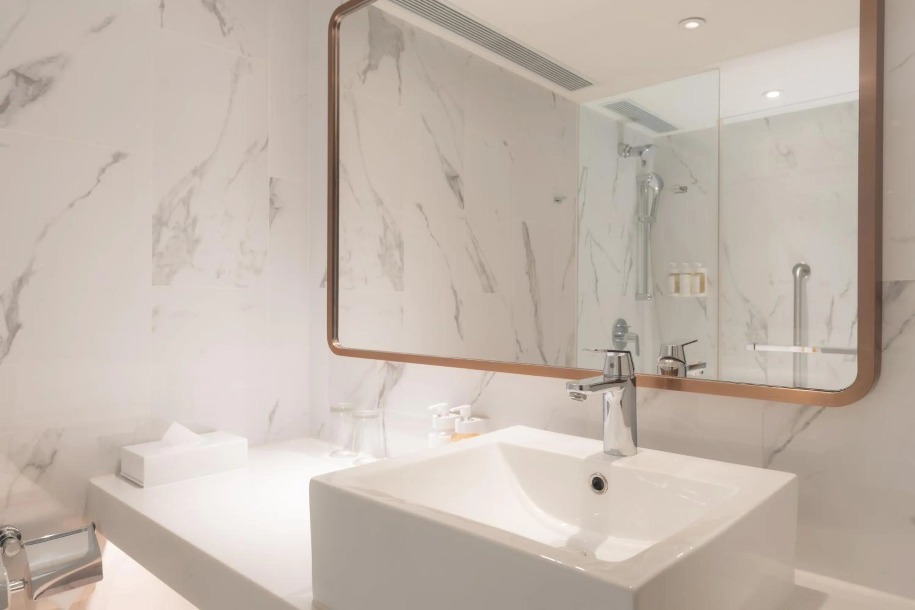 Shower in Holiday Inn Golden Mile by IHG