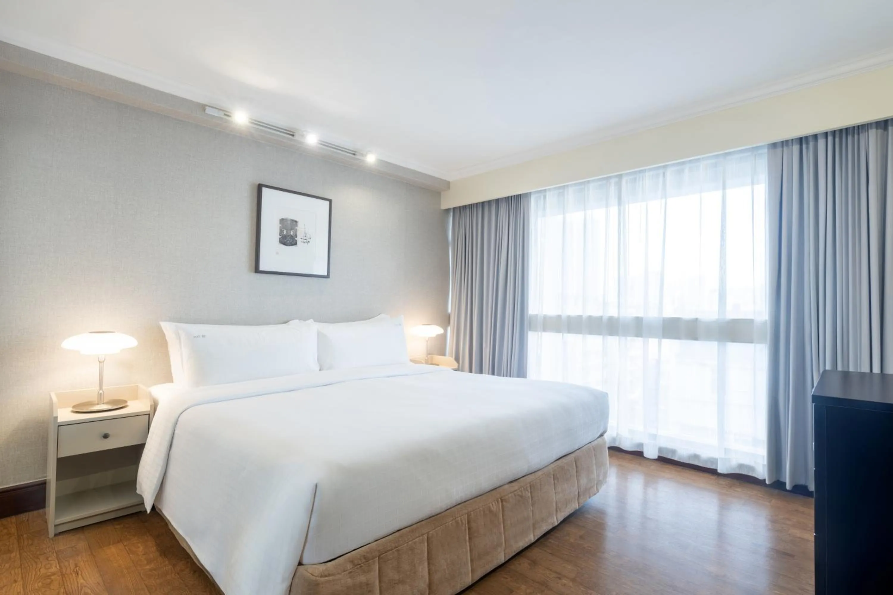 Bedroom, Bed in Holiday Inn Golden Mile by IHG