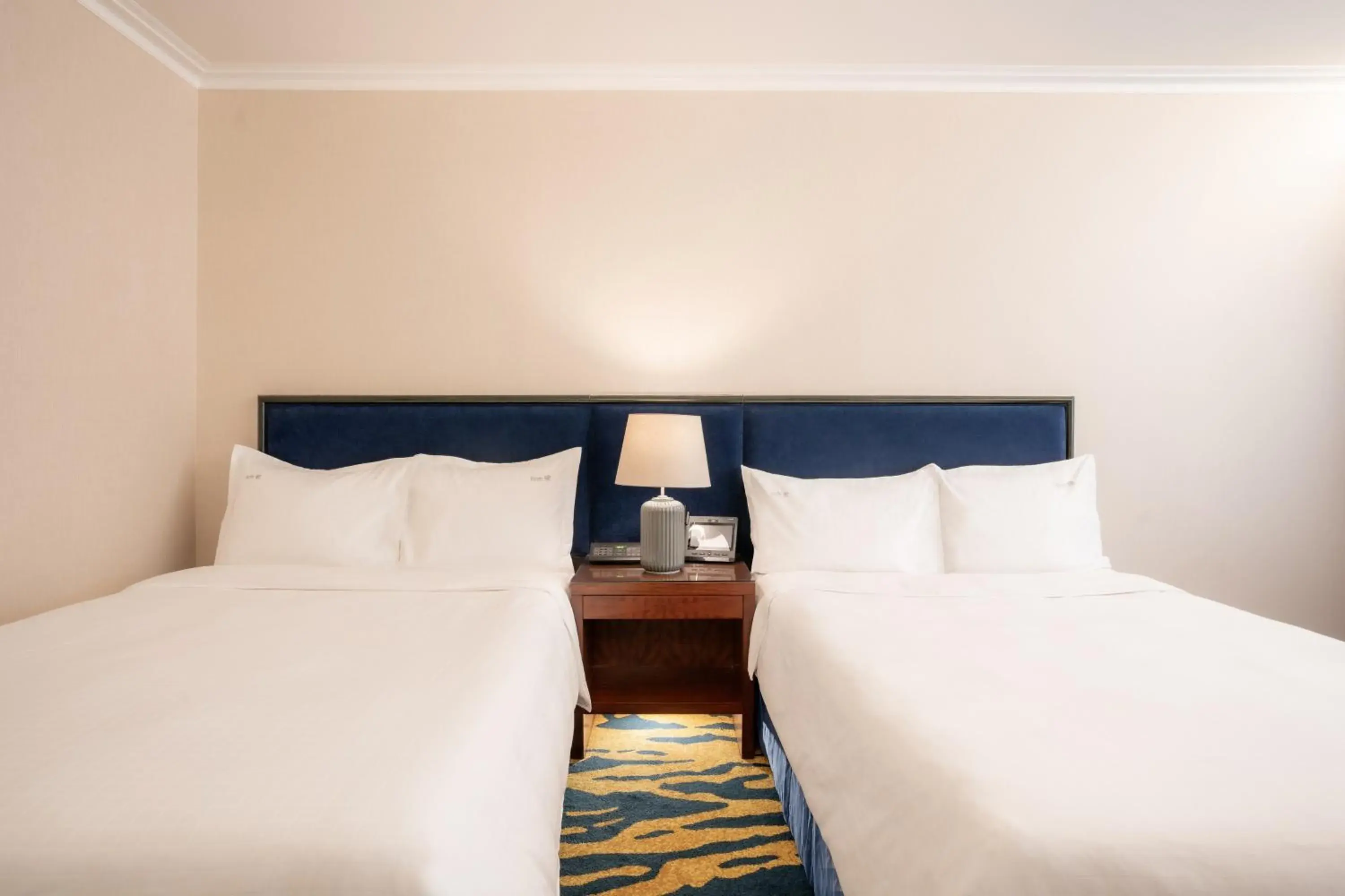 Premium Double Room with Two Double Beds in Holiday Inn Golden Mile by IHG Premium Double Room with Two Double Beds in Holiday Inn Golden Mile by IHG