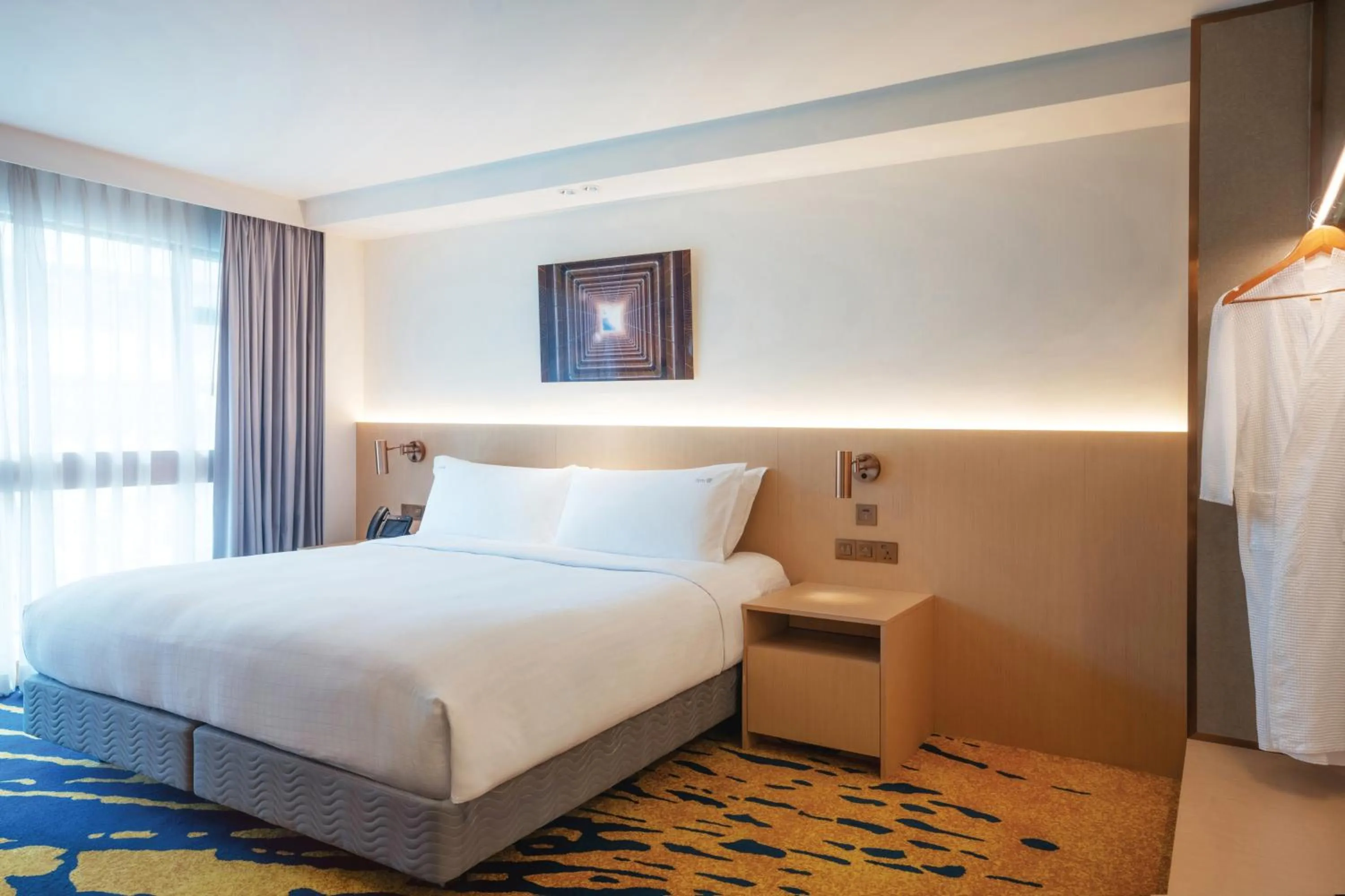 Bed in Holiday Inn Golden Mile by IHG