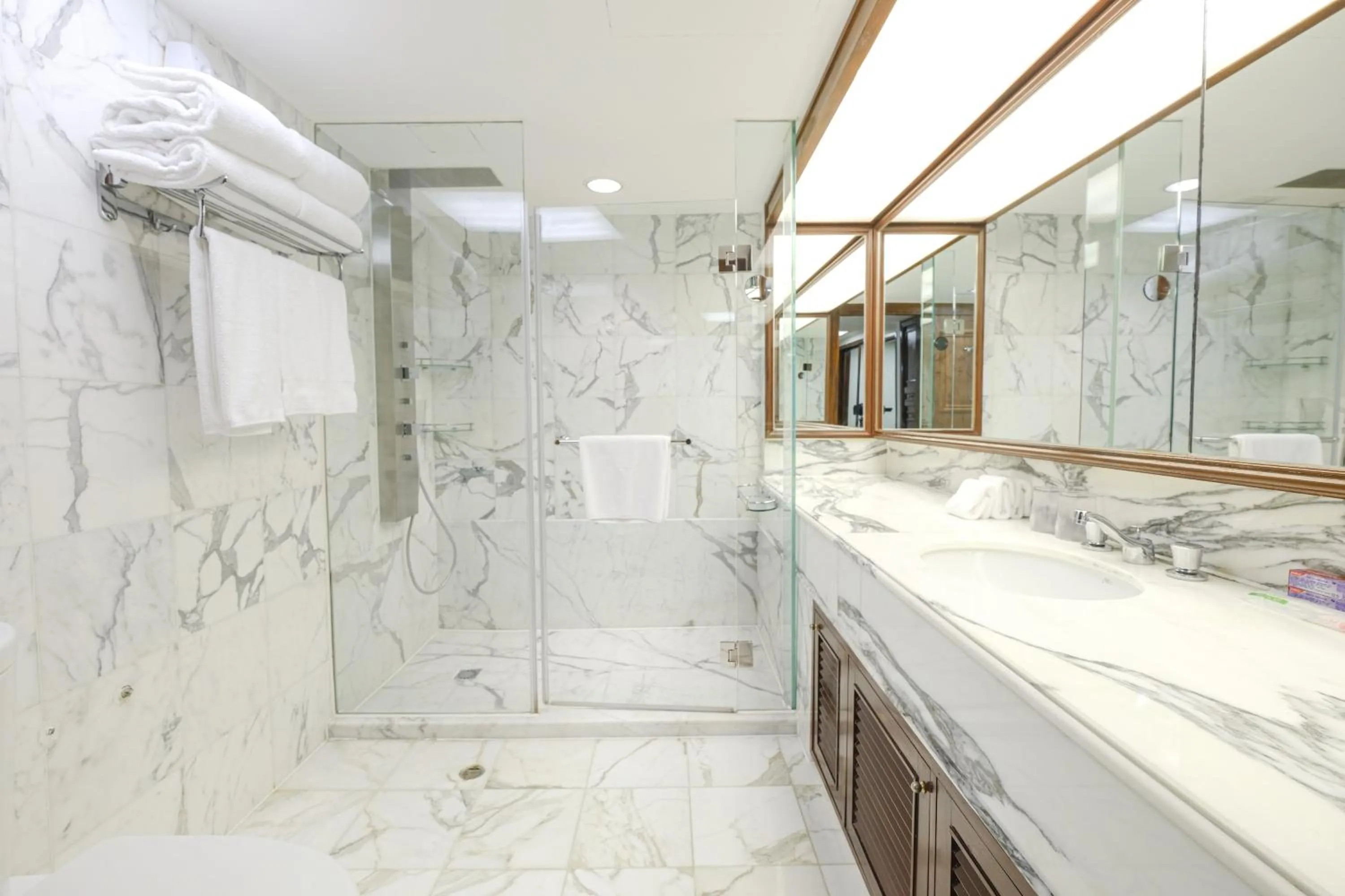 Bathroom in Holiday Inn Golden Mile by IHG