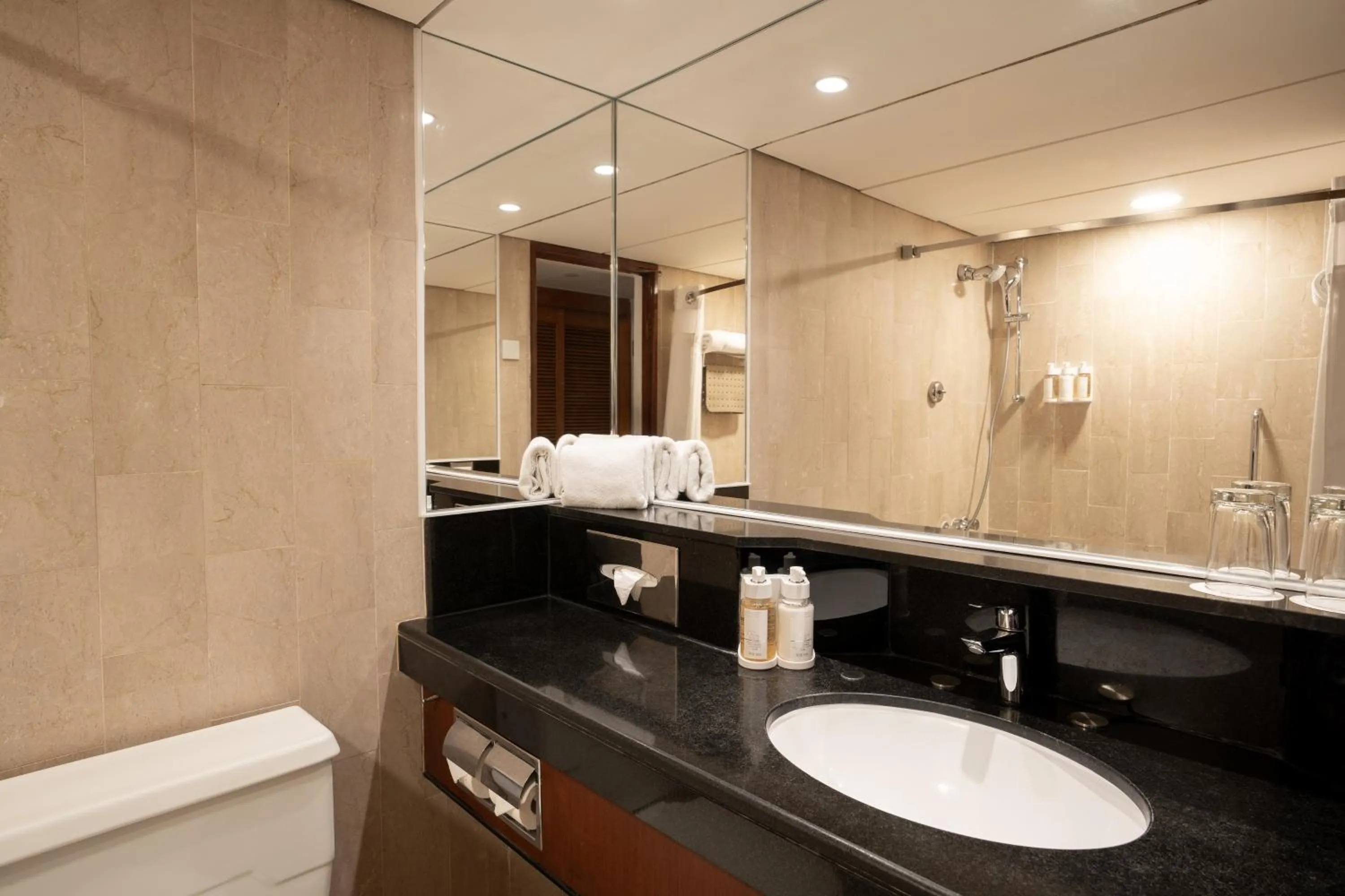 Bathroom in Holiday Inn Golden Mile by IHG