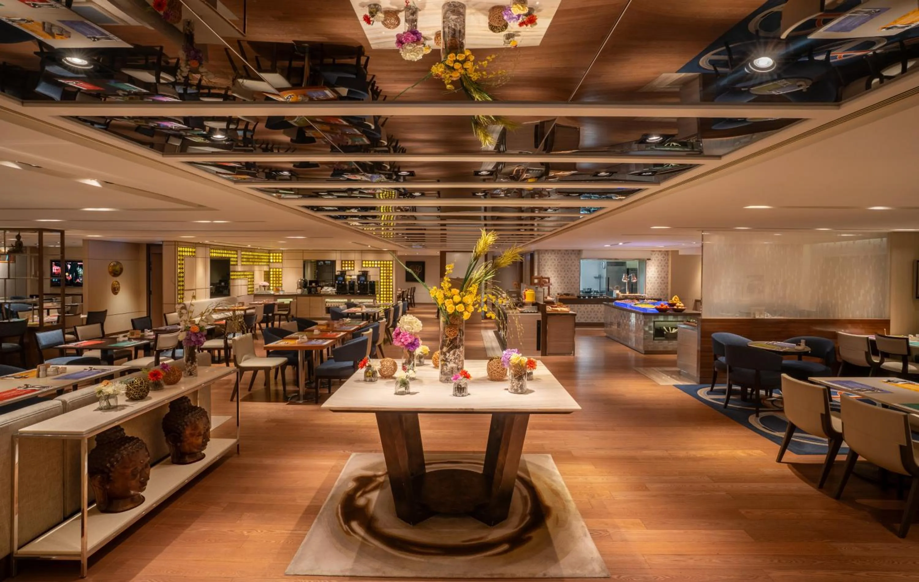 Restaurant/places to eat in Holiday Inn Golden Mile by IHG