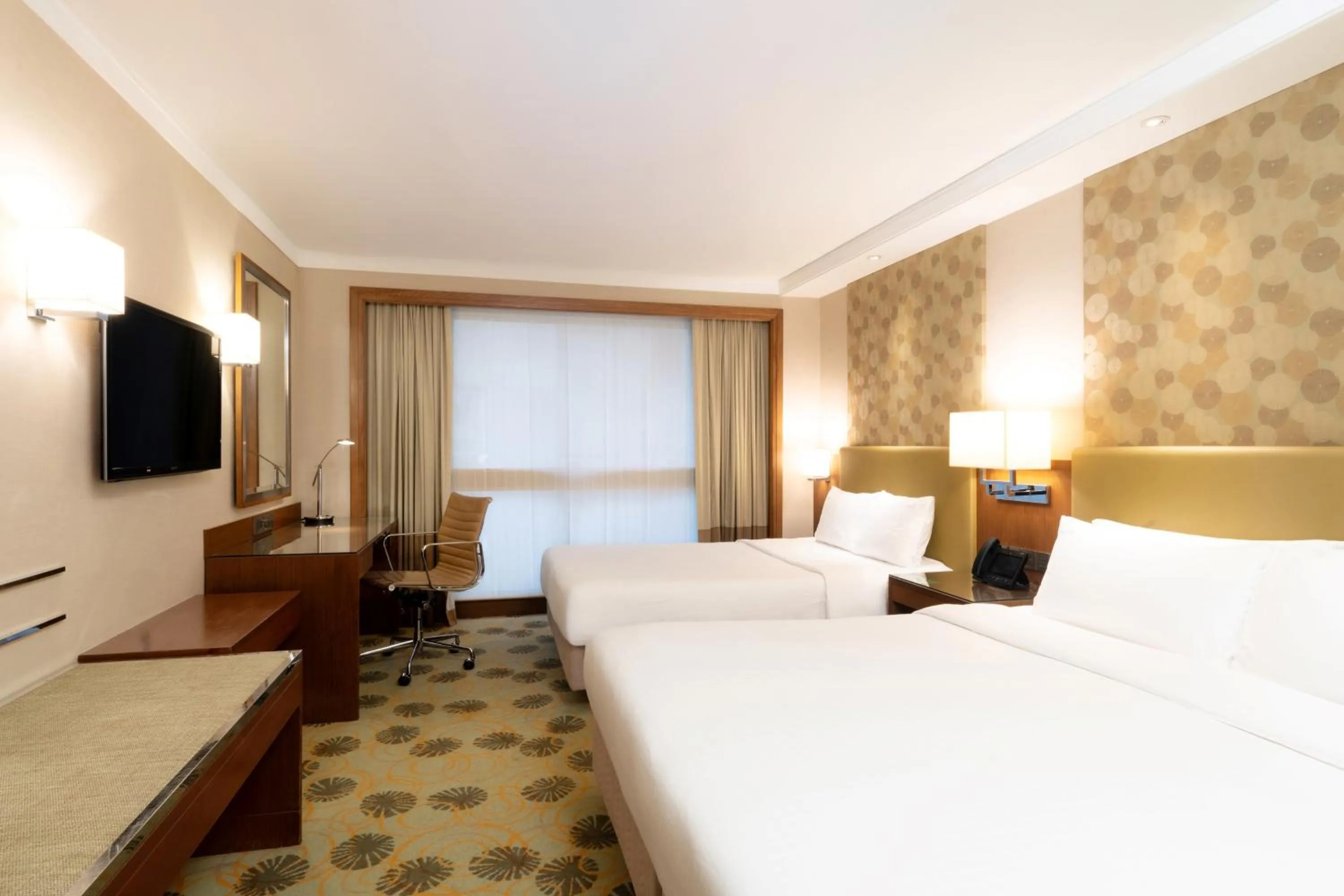 Bedroom, Bed in Holiday Inn Golden Mile by IHG