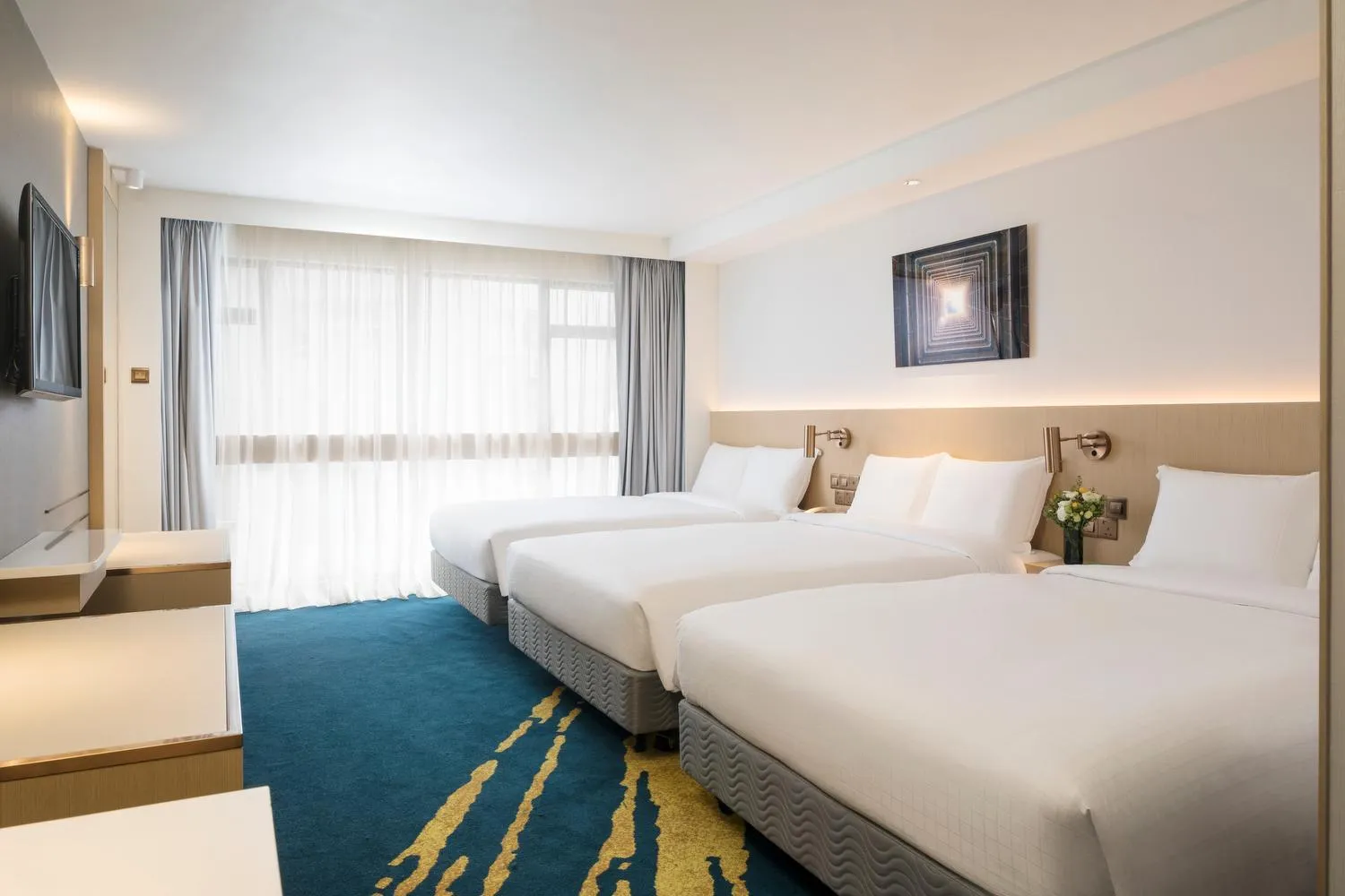 Photo of the whole room, Bed in Holiday Inn Golden Mile by IHG