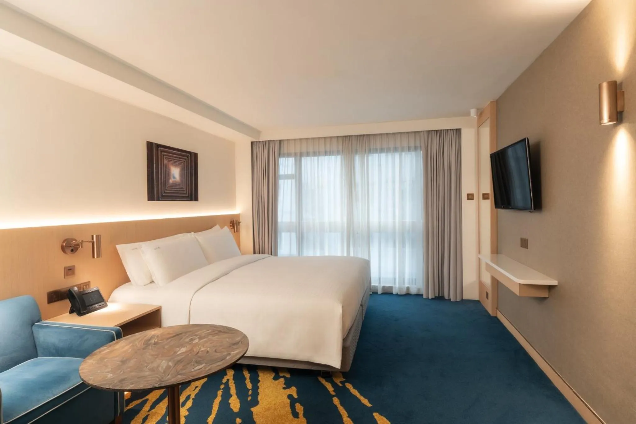 Photo of the whole room, Bed in Holiday Inn Golden Mile by IHG