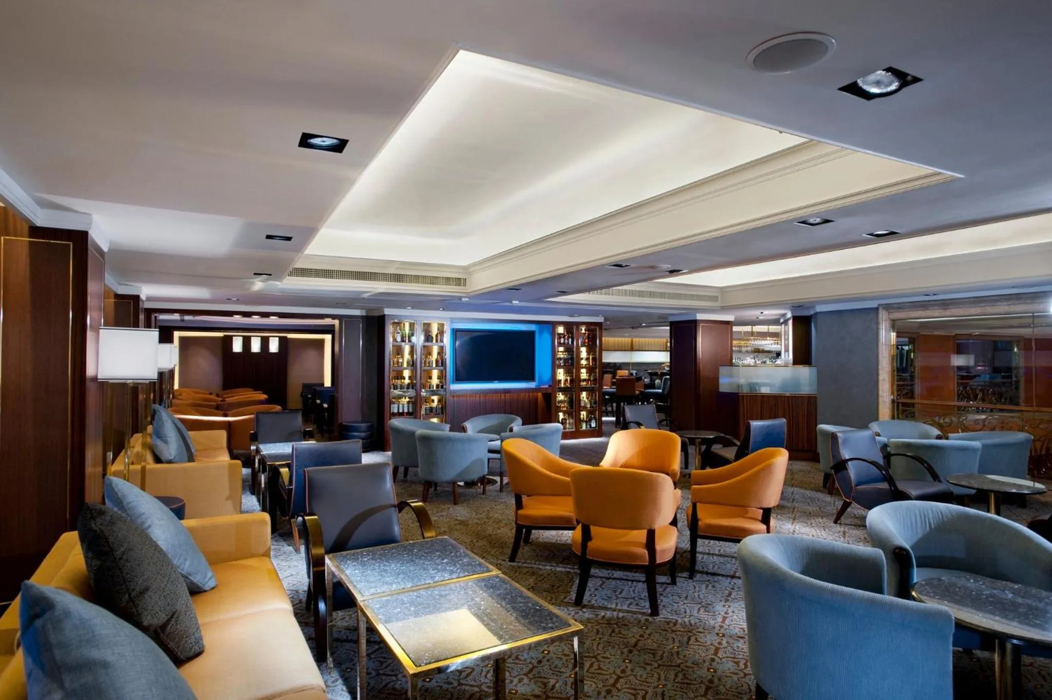 Lounge or bar in Holiday Inn Golden Mile by IHG
