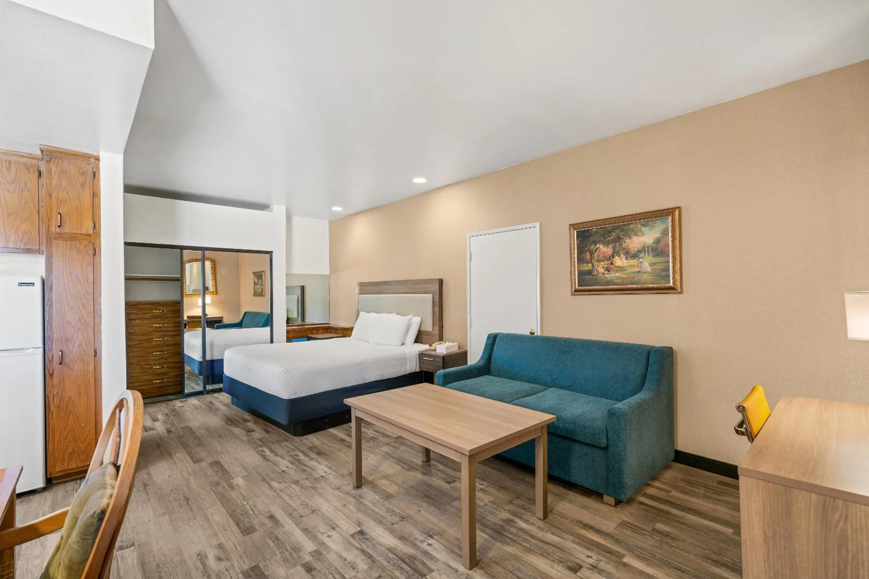 Bed in Americas Best Value Inn and Suites -Yucca Valley