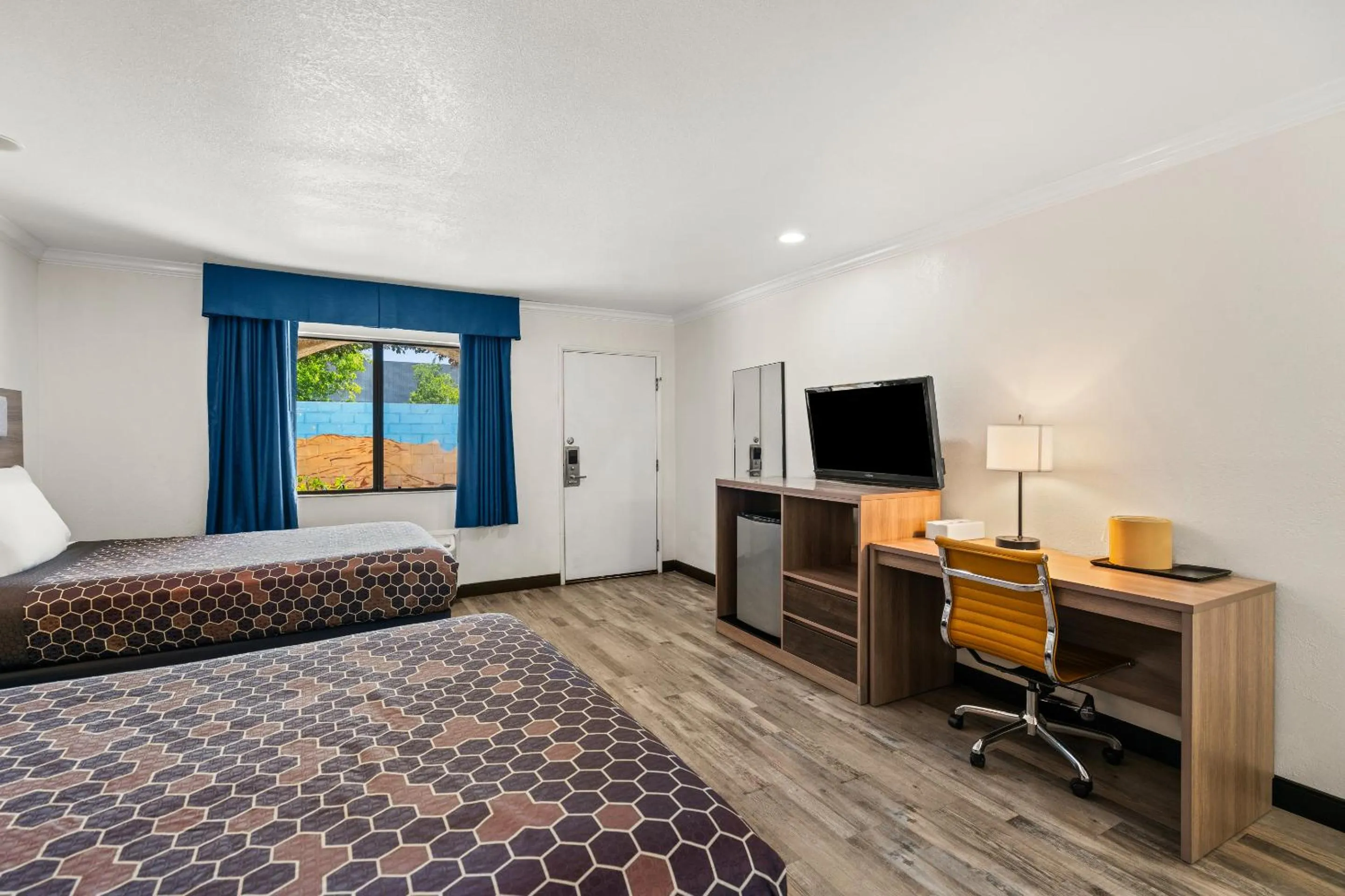 Bed in Americas Best Value Inn and Suites -Yucca Valley
