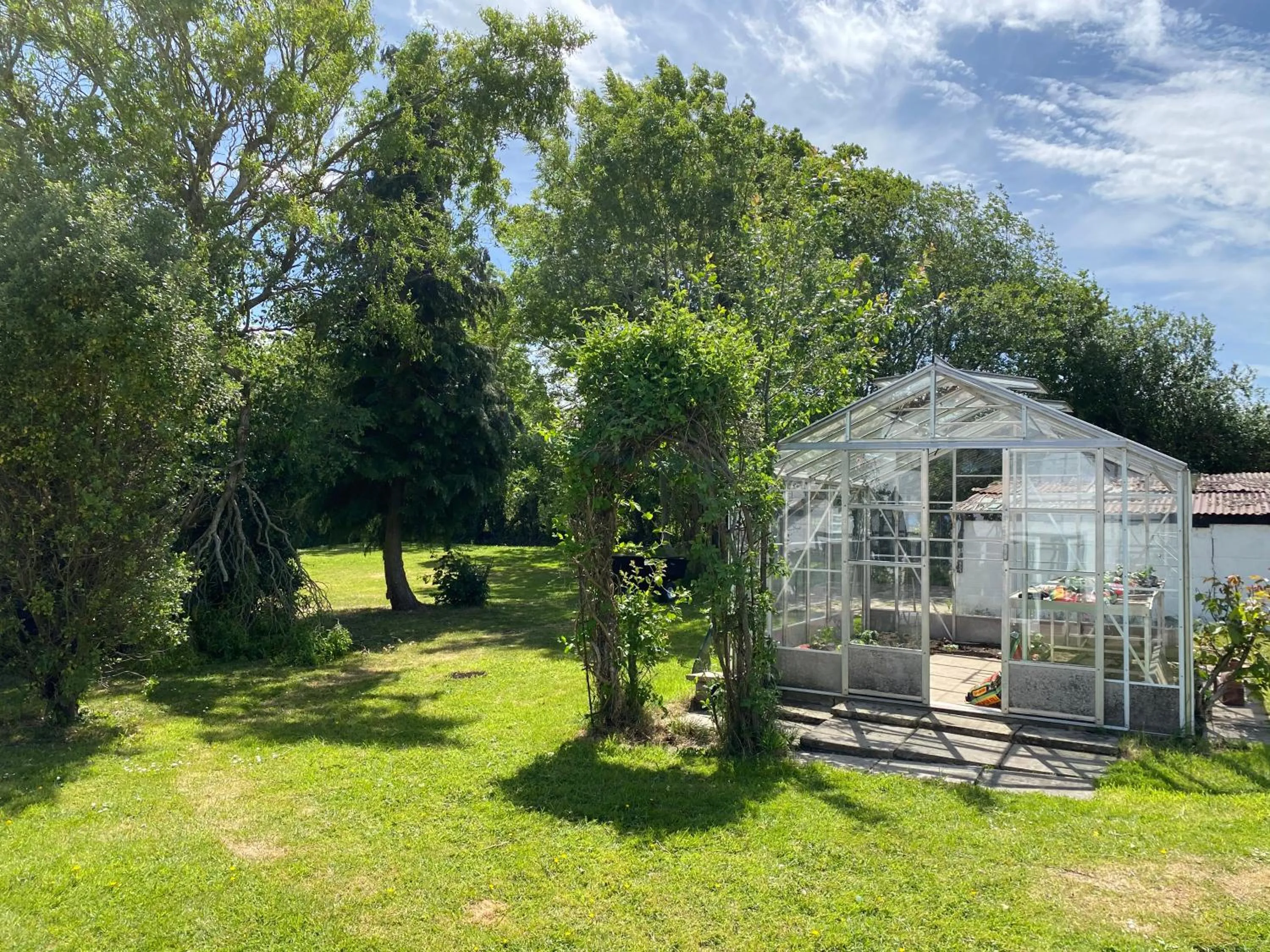 Garden in George & Dragon Country Pub & Hotel Wolverton Townsend